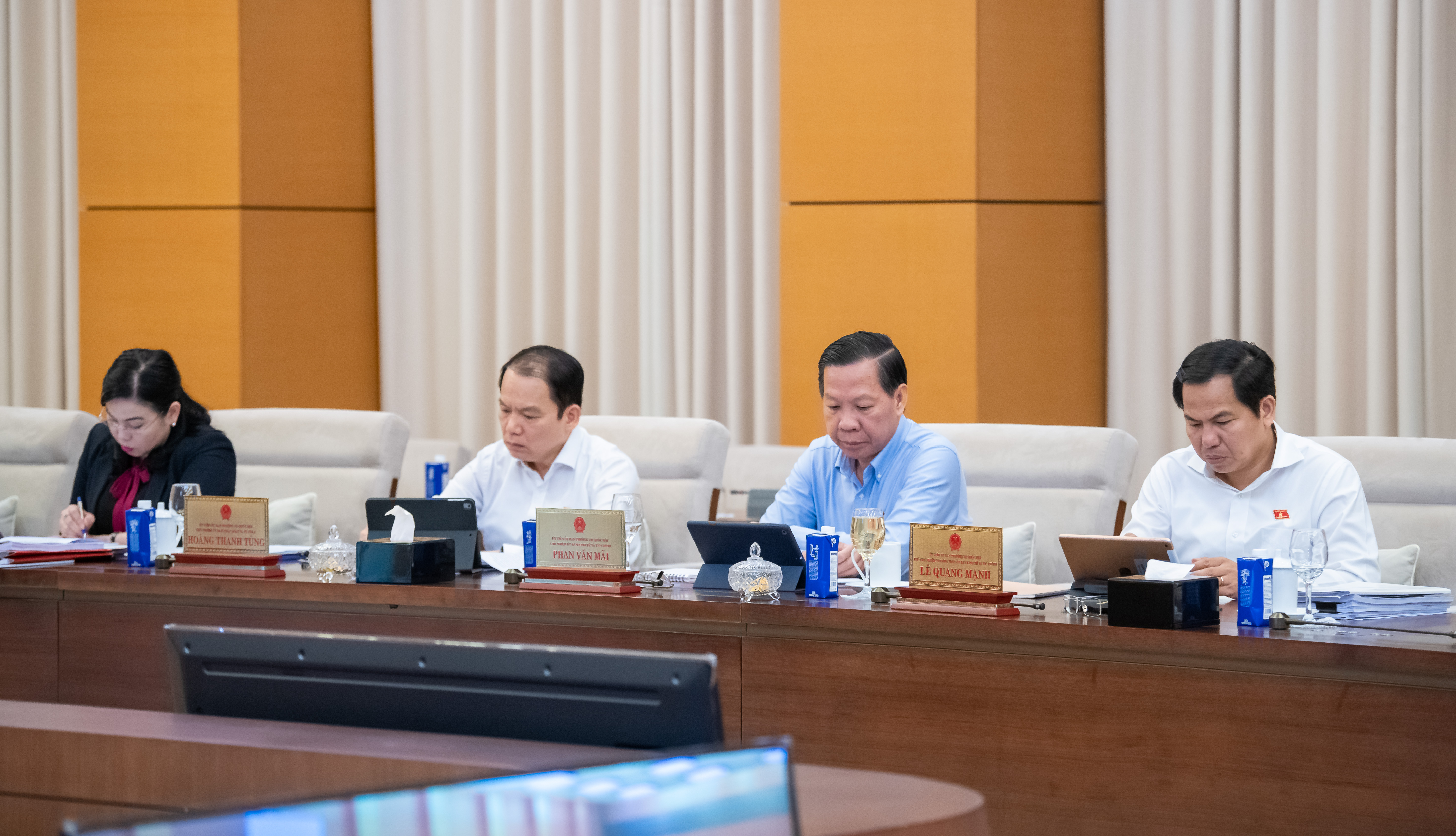 Đẩy mạnh cải cách thủ tục hành chính và tăng cường quản lý nhà nước về quốc tịch
