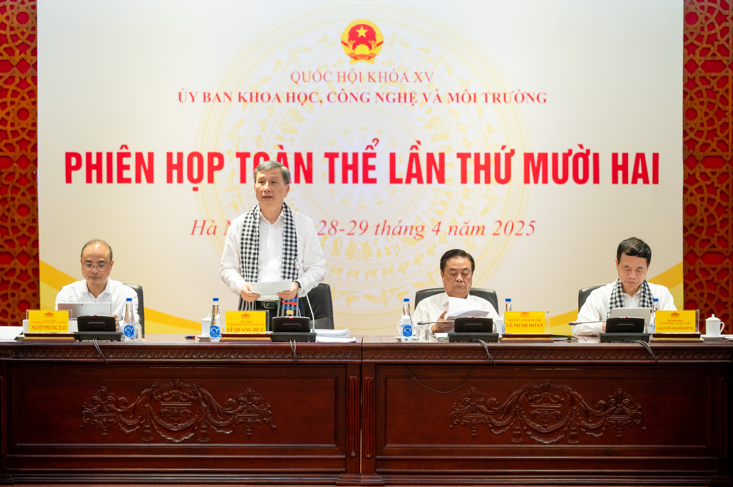 Phó Chủ tịch Quốc hội Lê Minh Hoan: Không để pháp luật trở thành rào cản những ý tưởng sáng tạo, bước tiến của công nghệ
