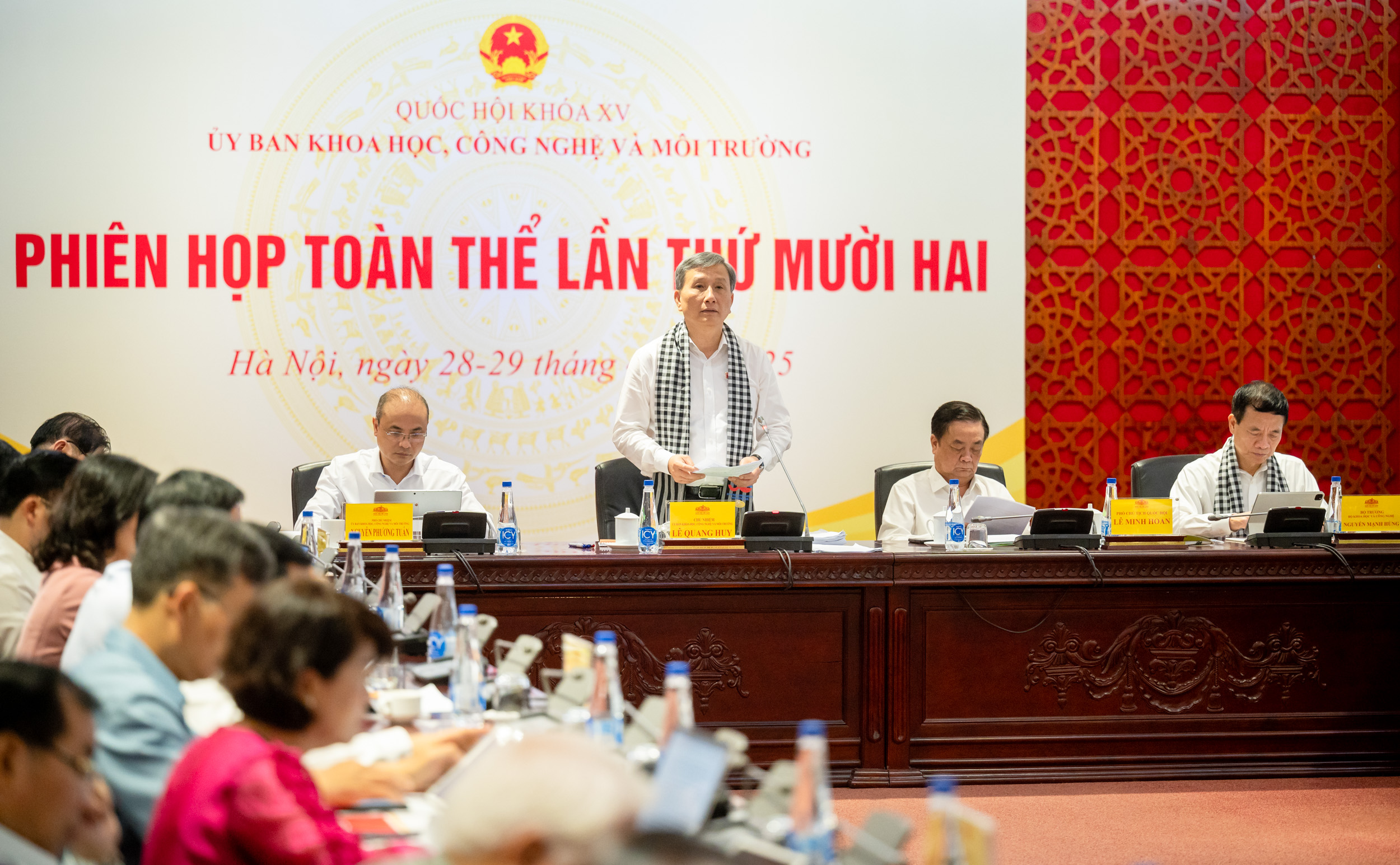 Phó Chủ tịch Quốc hội Lê Minh Hoan: Không để pháp luật trở thành rào cản những ý tưởng sáng tạo, bước tiến của công nghệ