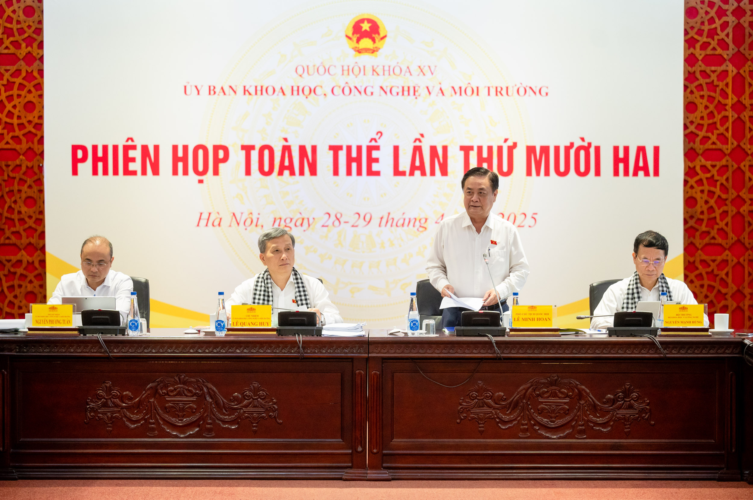 Phó Chủ tịch Quốc hội Lê Minh Hoan: Không để pháp luật trở thành rào cản những ý tưởng sáng tạo, bước tiến của công nghệ