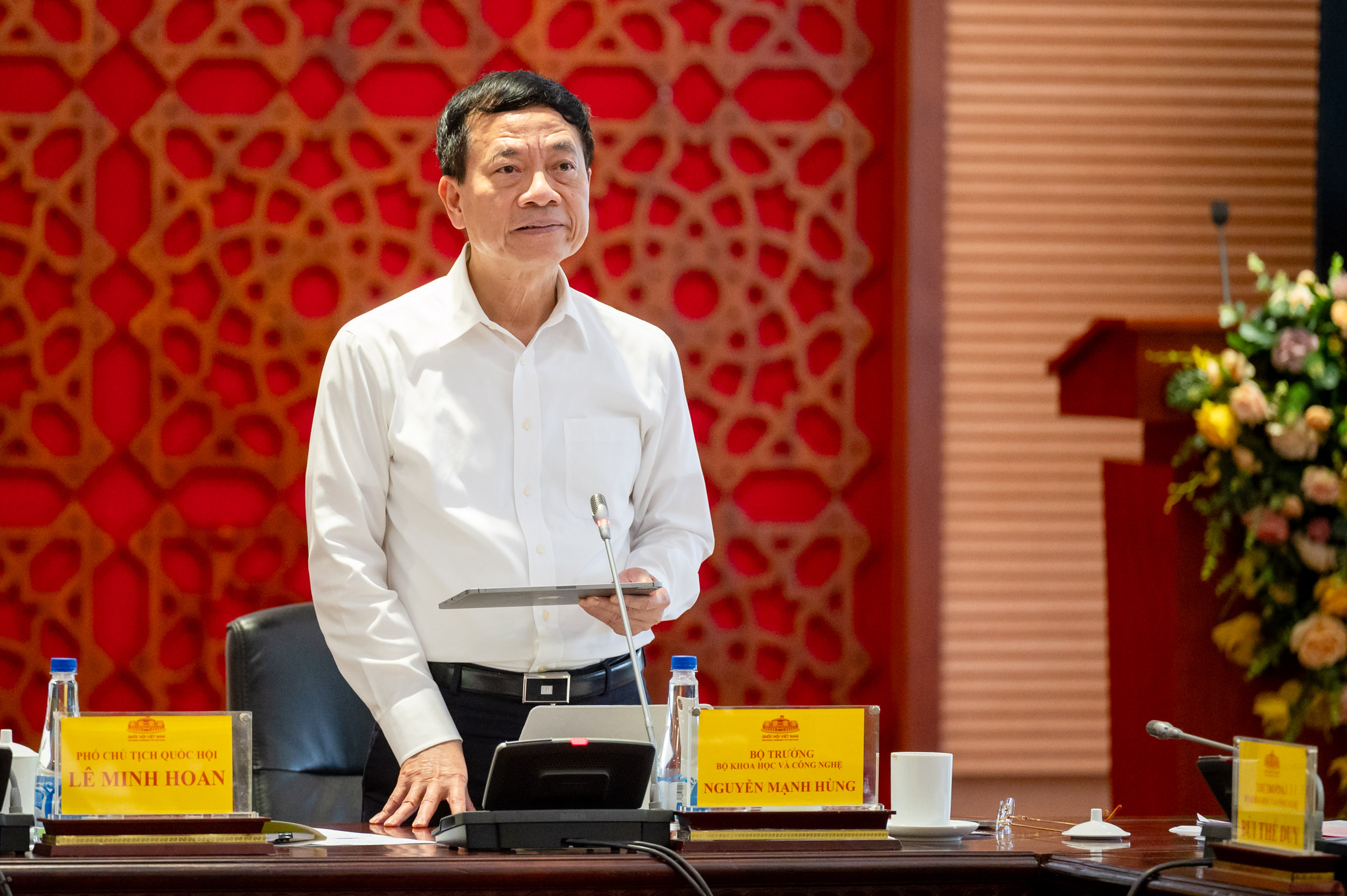 Phó Chủ tịch Quốc hội Lê Minh Hoan: Không để pháp luật trở thành rào cản những ý tưởng sáng tạo, bước tiến của công nghệ