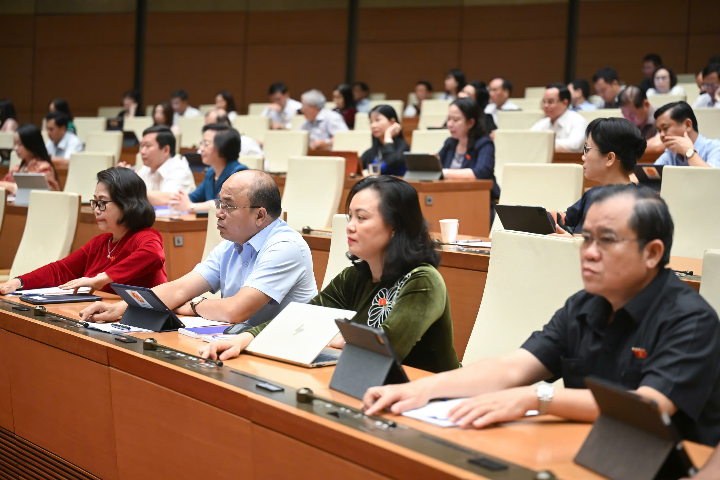 Lương của nhà giáo được xếp cao nhất trong hệ thống thang bậc lương hành chính sự nghiệp