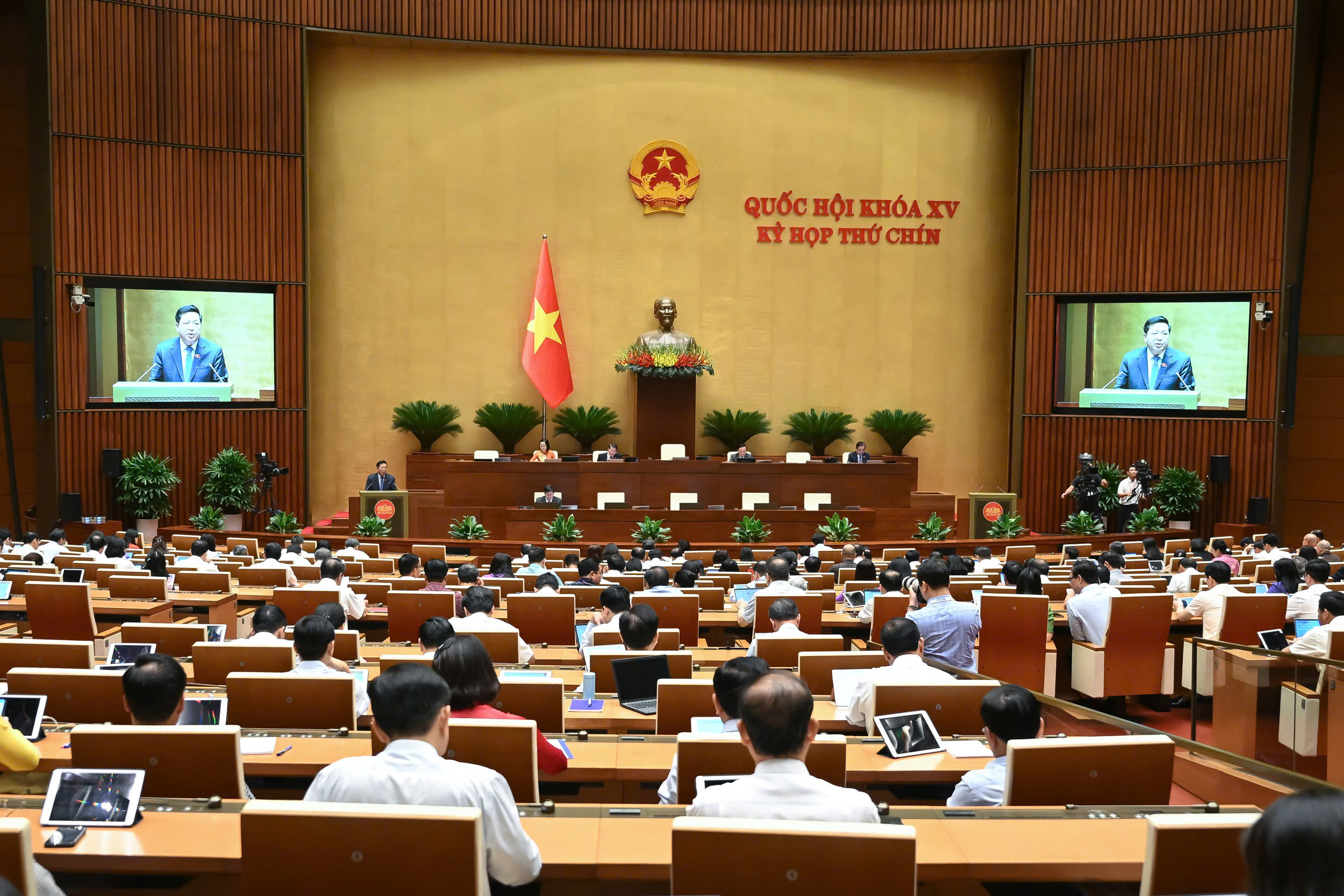 Bổ sung các cơ chế, chính sách đặc thù để đầu tư phát triển hệ thống đường sắt