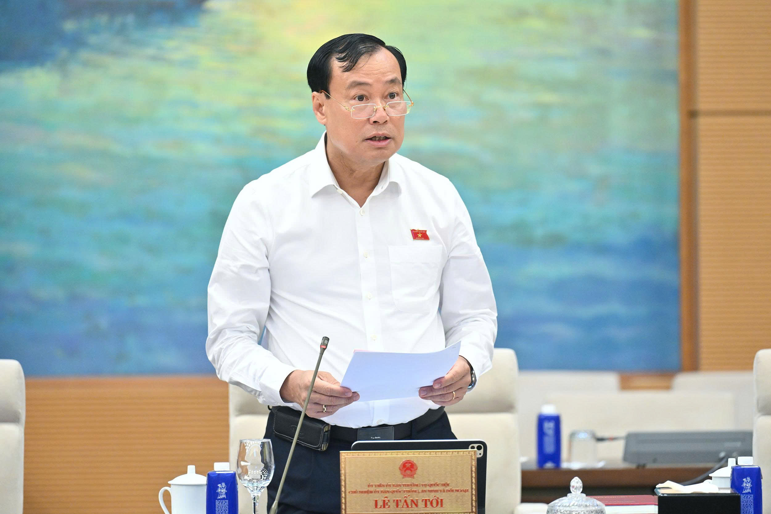 UBTVQH cho ý kiến về tiếp thu, chỉnh lý dự thảo Luật Tình trạng khẩn cấp