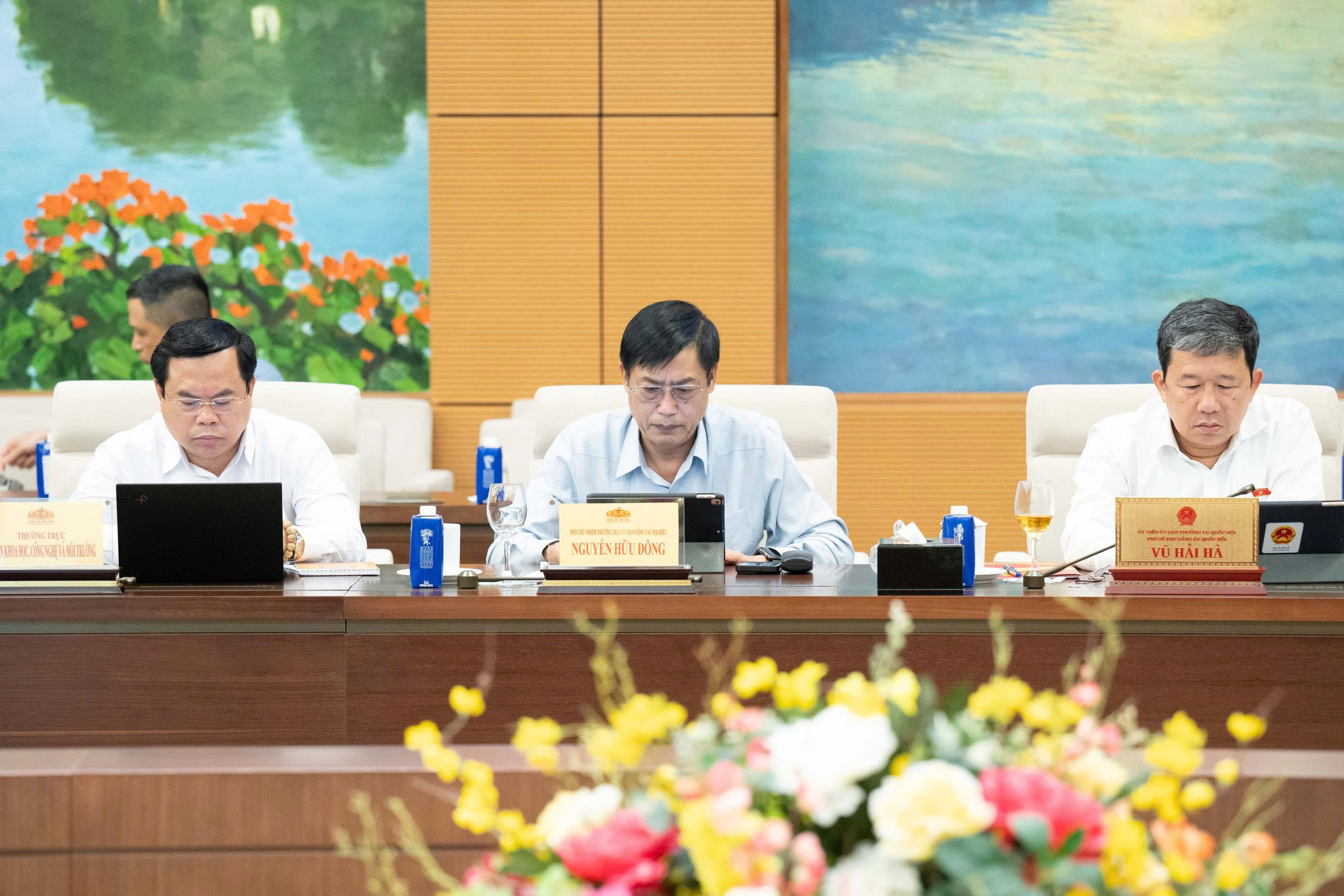 Ủy ban Thường vụ Quốc hội hoàn tất việc xem xét 40 nội dung của Phiên họp thứ 50