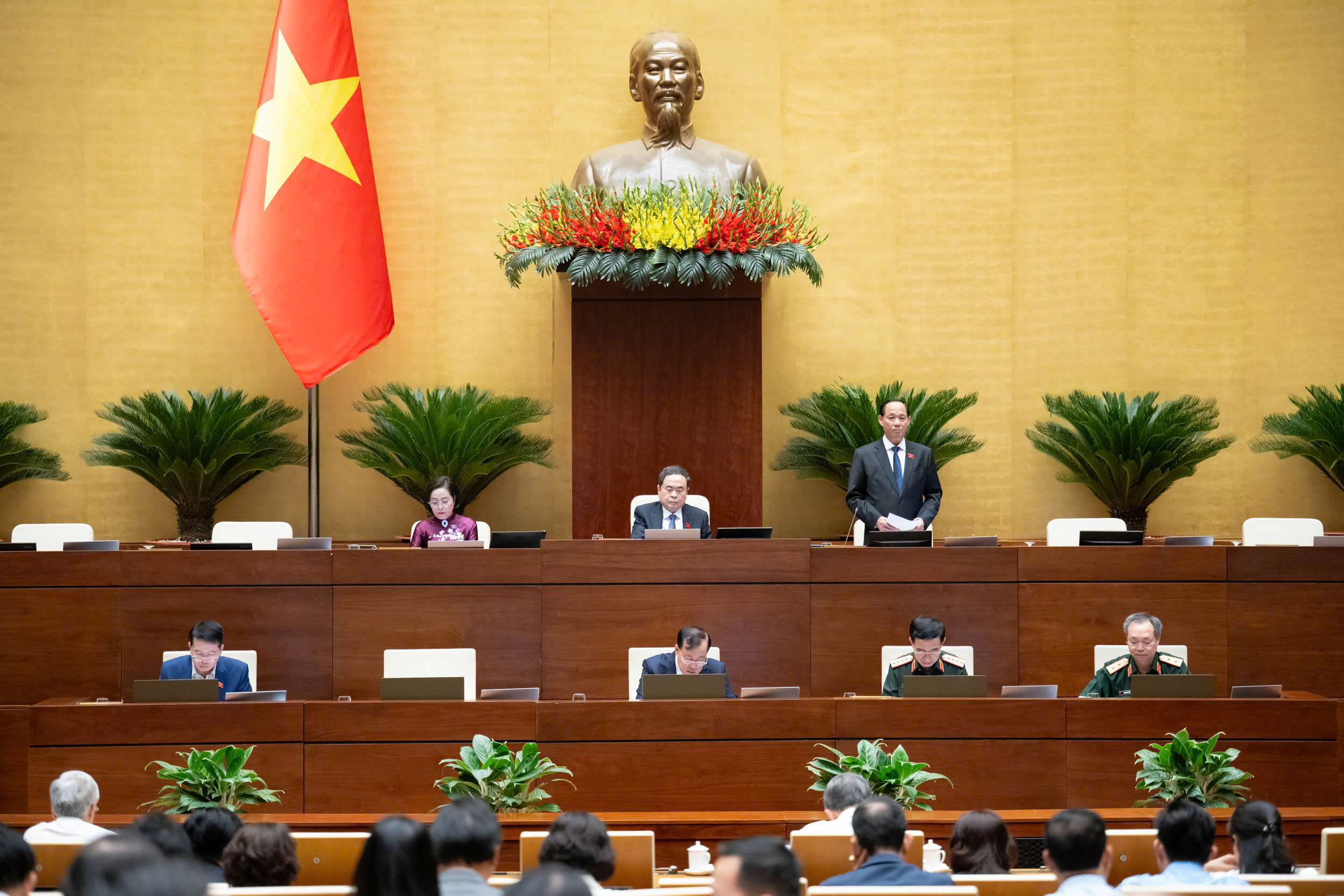 Cho phép áp dụng các biện pháp mà pháp luật chưa quy định để ứng phó, khắc phục tình trạng khẩn cấp