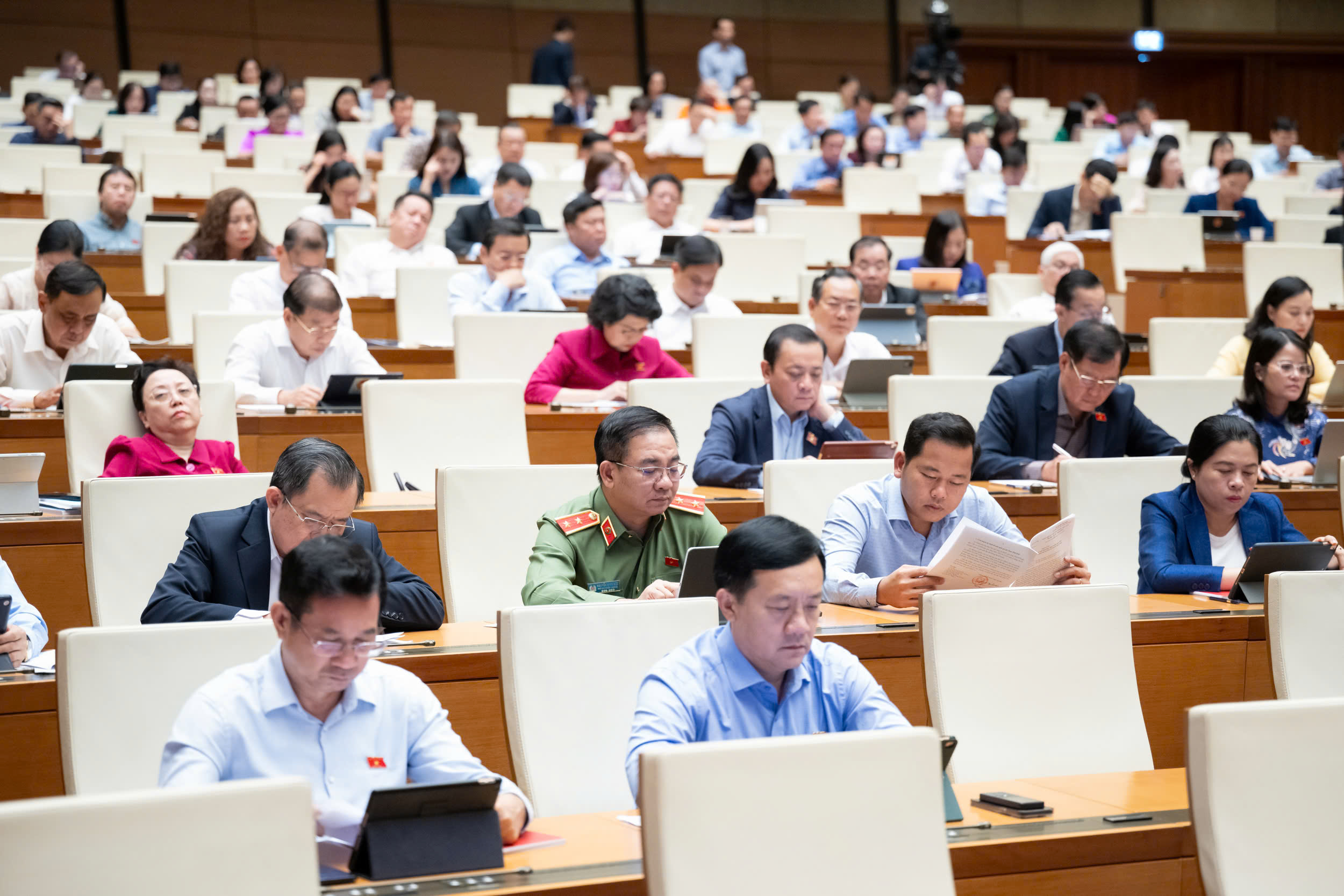 Cho phép áp dụng các biện pháp mà pháp luật chưa quy định để ứng phó, khắc phục tình trạng khẩn cấp