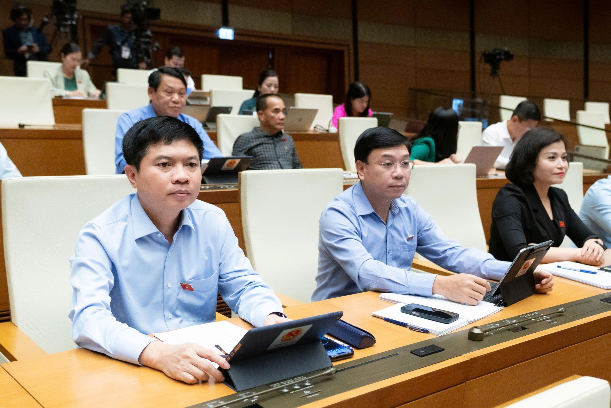 Cho phép áp dụng các biện pháp mà pháp luật chưa quy định để ứng phó, khắc phục tình trạng khẩn cấp