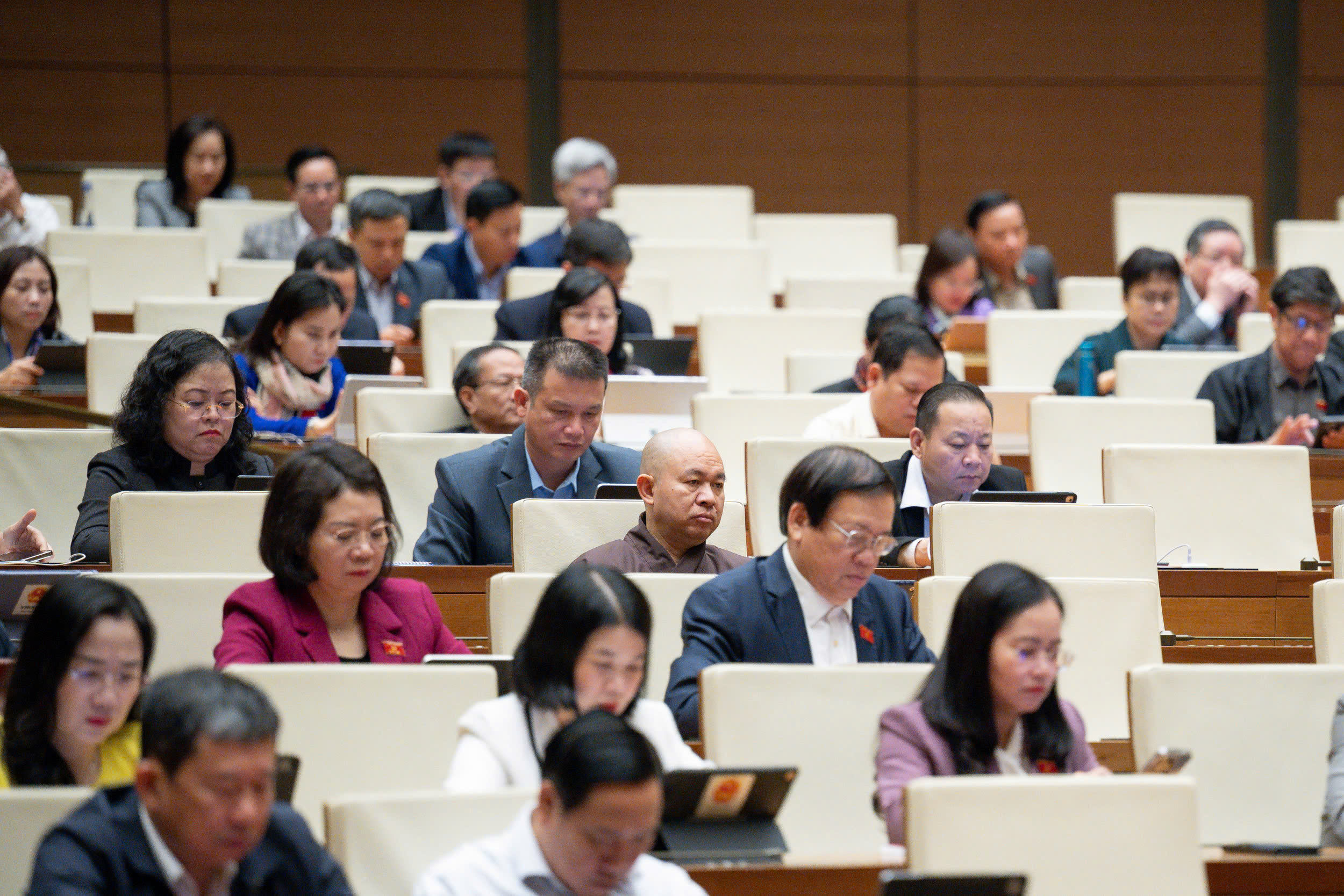 Tiếp tục thực hiện chủ trương tăng cường phân cấp, phân quyền, đảm bảo thực hiện tính đúng, tính đủ giá dịch vụ công