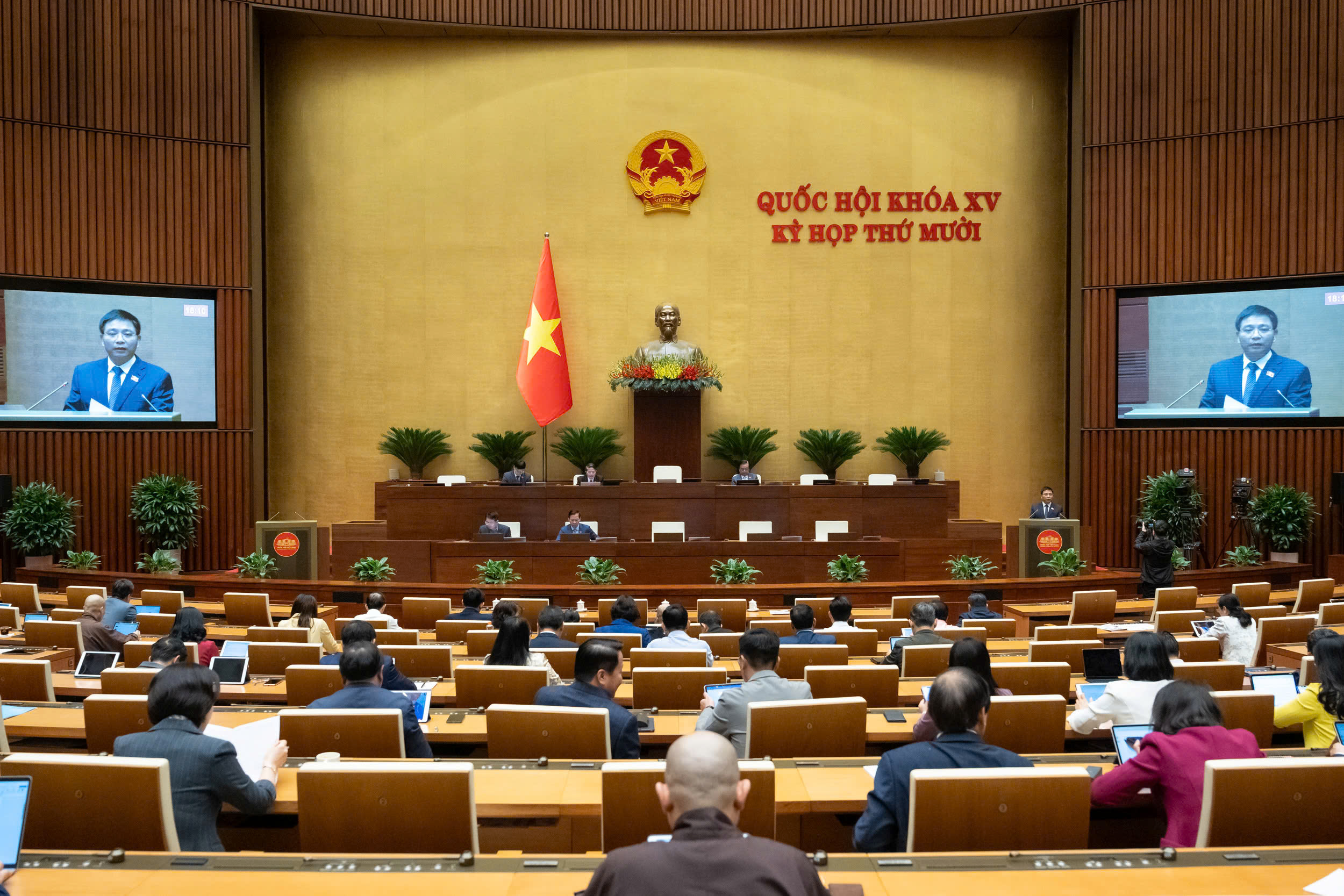 Tiếp tục thực hiện chủ trương tăng cường phân cấp, phân quyền, đảm bảo thực hiện tính đúng, tính đủ giá dịch vụ công