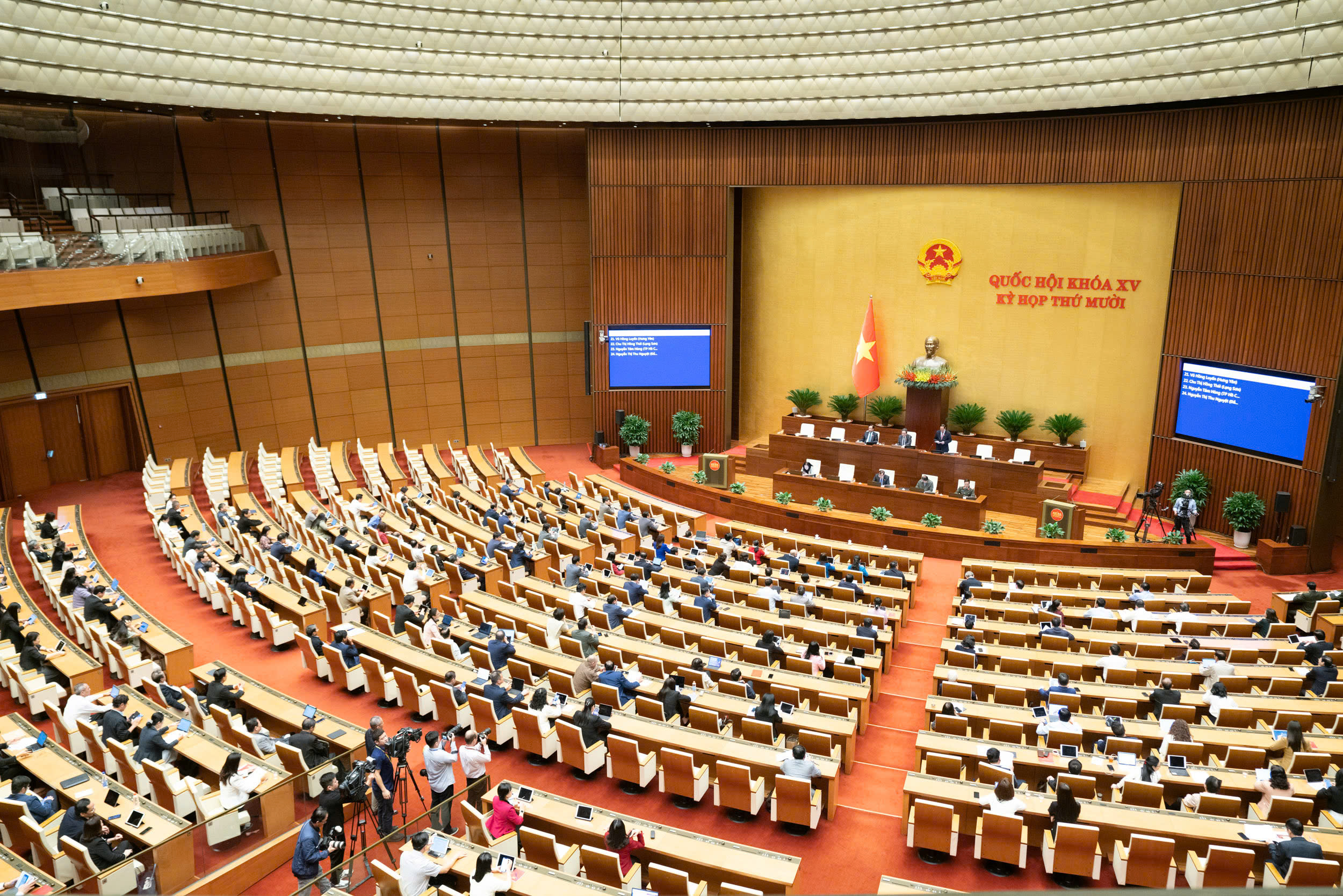 Đại biểu Quốc hội đề nghị làm rõ phạm vi bí mật nhà nước, để đóng dấu mật không trở thành "phản xạ hành chính"