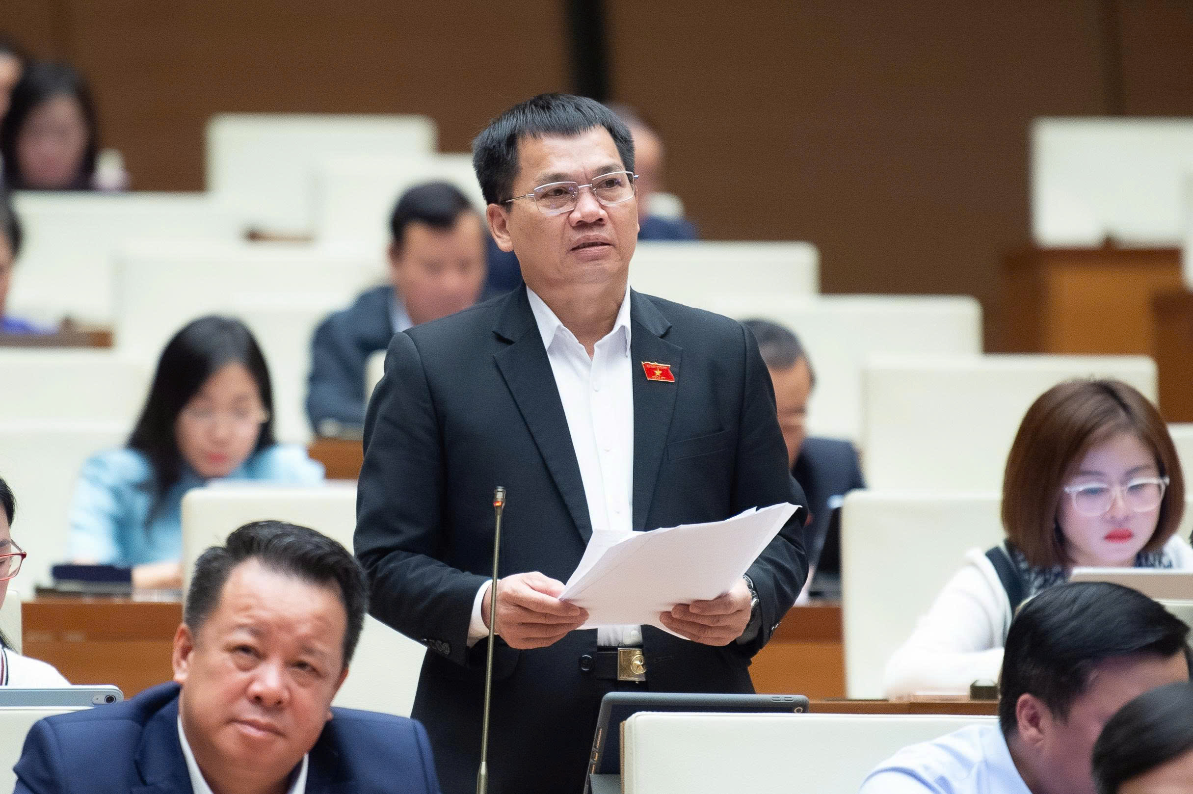 Đại biểu Quốc hội đề nghị làm rõ phạm vi bí mật nhà nước, để đóng dấu mật không trở thành "phản xạ hành chính"