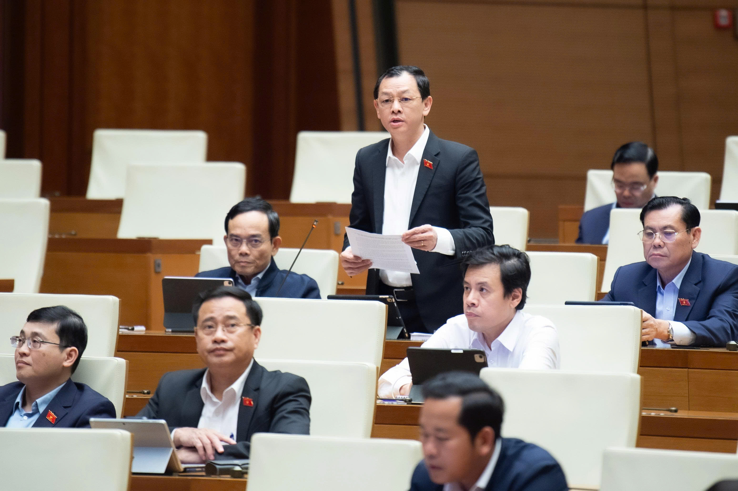 Luật Giáo dục đại học (sửa đổi): Quốc hội thảo luận sôi nổi về đào tạo bác sĩ chuyên khoa, bác sĩ nội trú