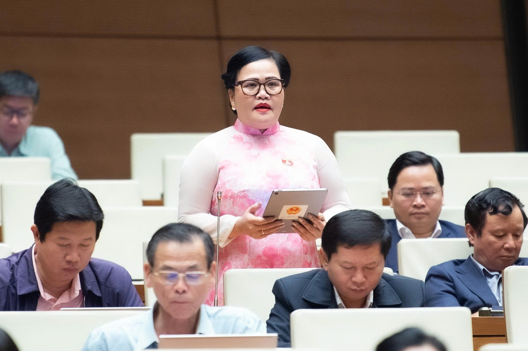 Luật Giáo dục đại học (sửa đổi): Quốc hội thảo luận sôi nổi về đào tạo bác sĩ chuyên khoa, bác sĩ nội trú