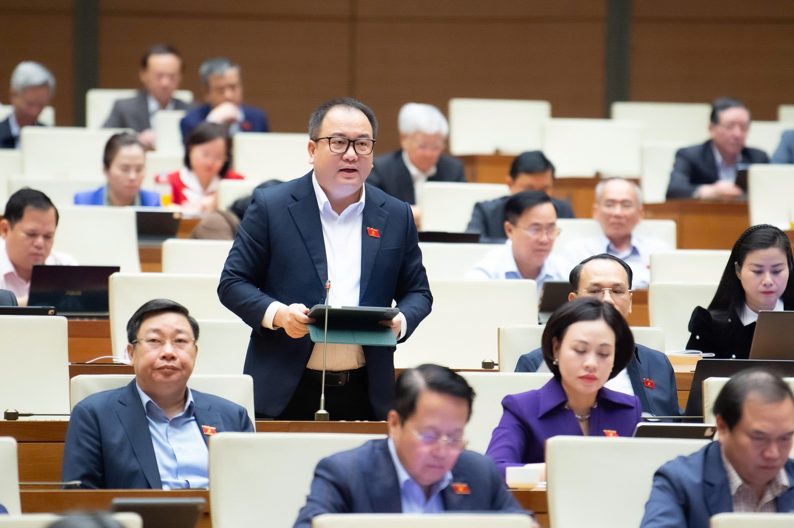 Đề xuất quy định bảo hộ quyền sở hữu trí tuệ sản phẩm do AI tạo ra