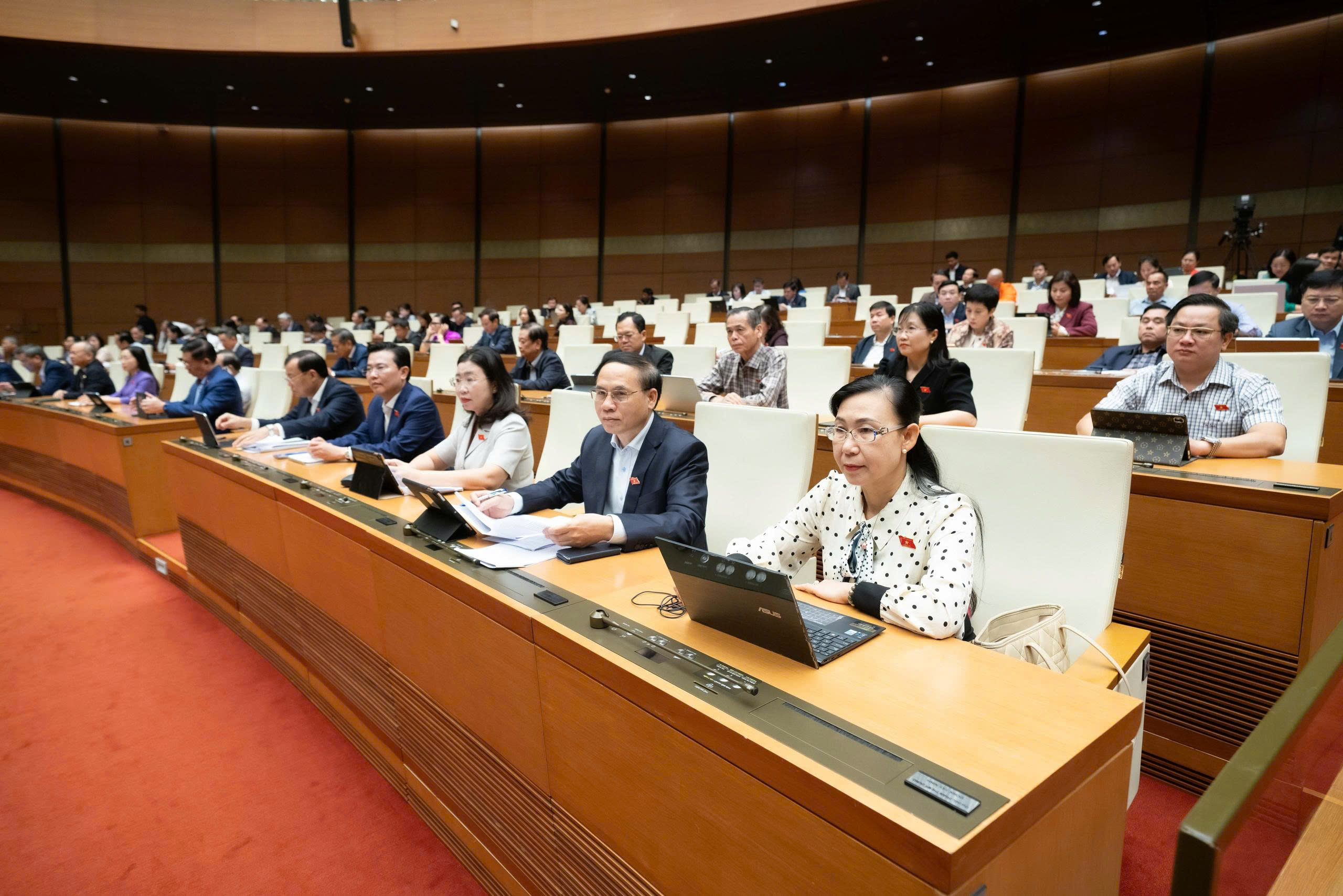 Quốc hội thông qua Luật Tương trợ tư pháp về dân sự