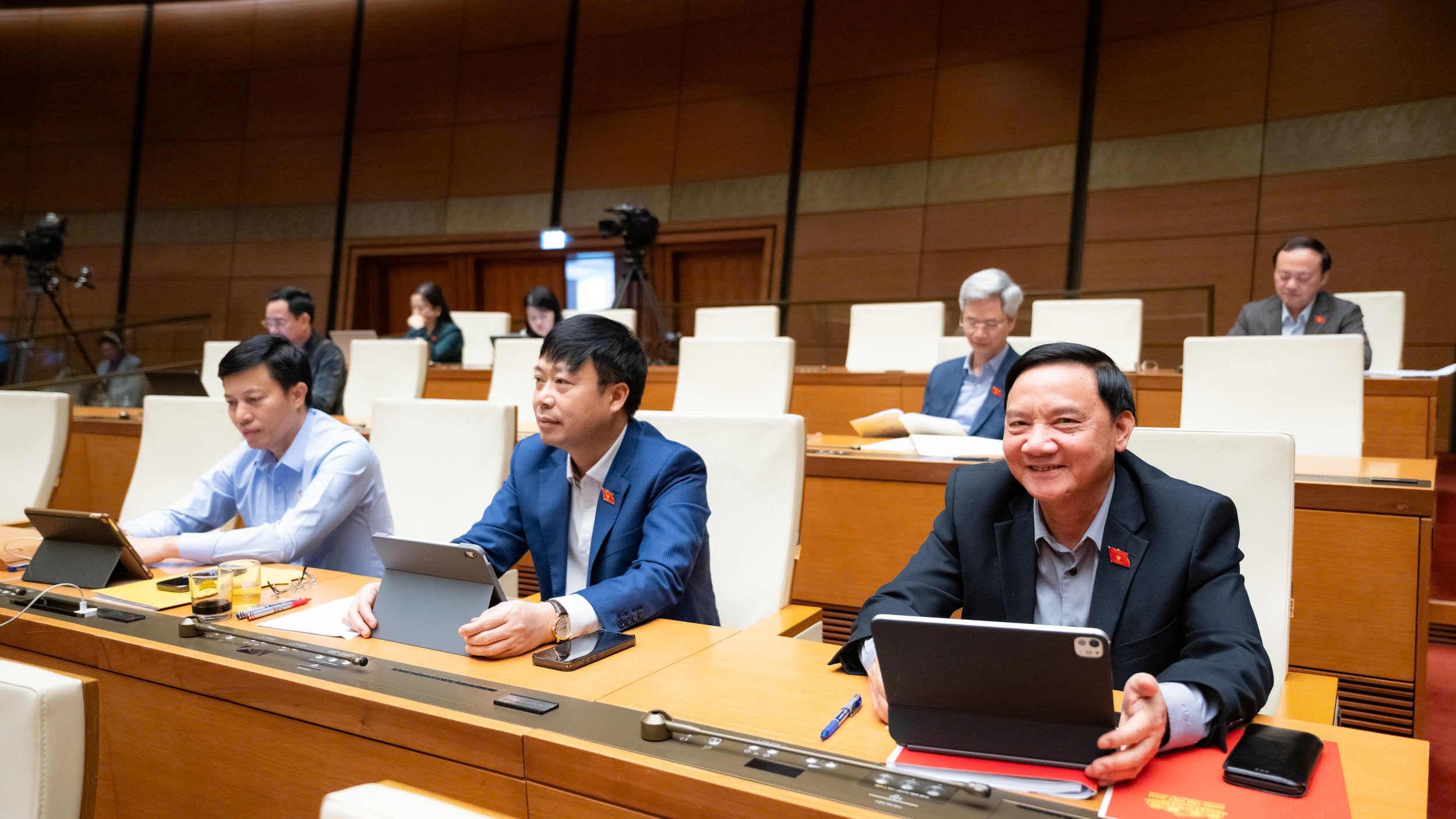 Quản lý AI theo mức độ rủi ro: Tôn trọng quyền riêng tư và lấy con người làm trung tâm