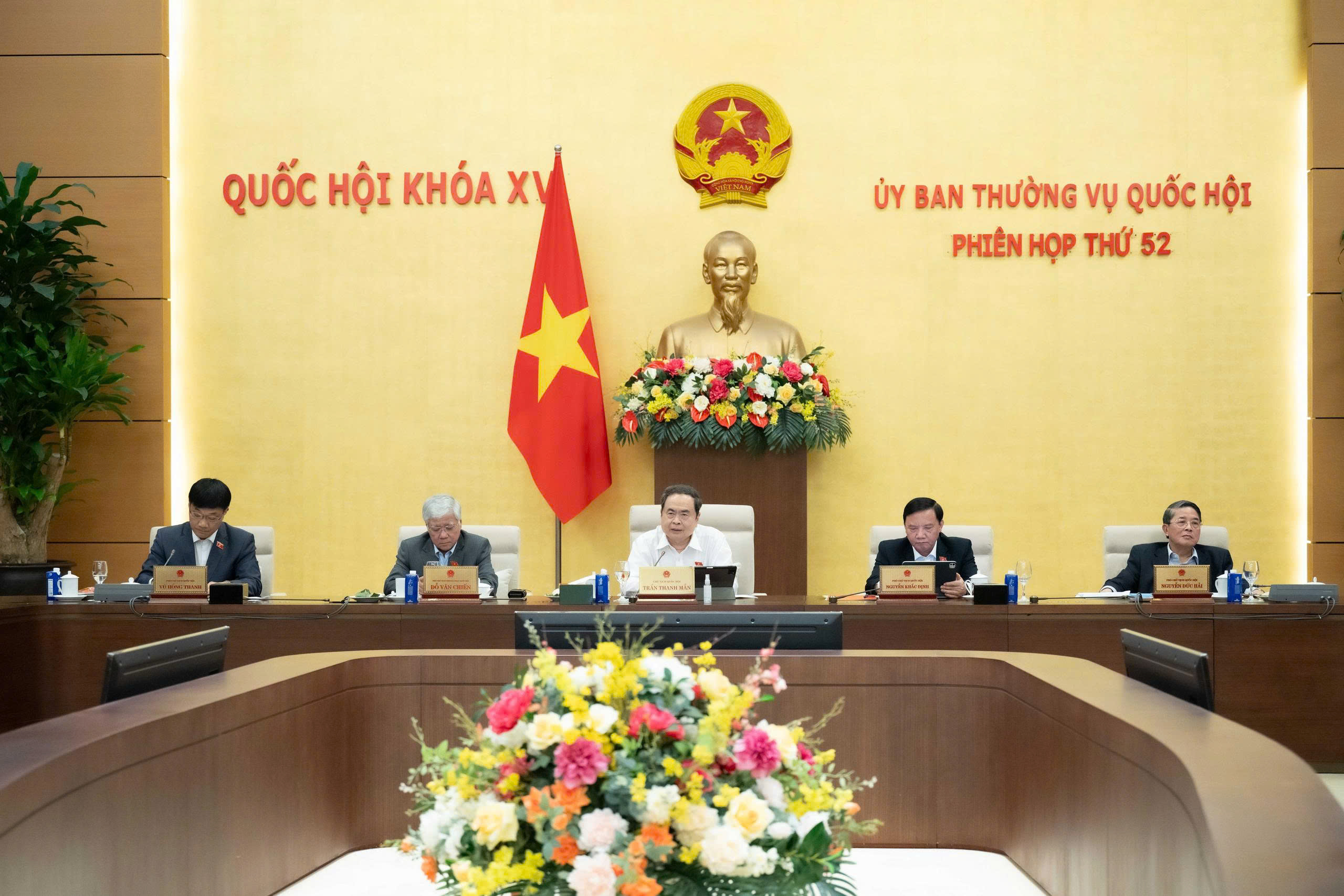 Chủ tịch Quốc hội: Tăng cường ứng dụng công nghệ, đơn giản hóa thủ tục hành chính, giảm phiền hà cho người nộp thuế