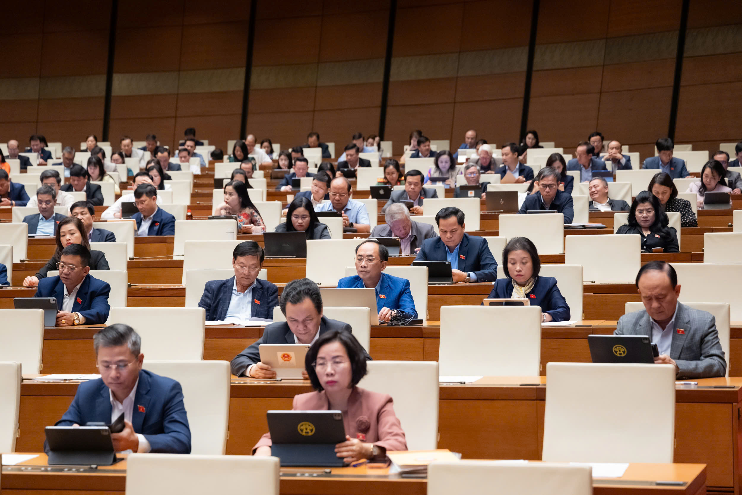 Quốc hội xem xét dự án Luật Tòa án chuyên biệt tại Trung tâm tài chính quốc tế: Xây dựng nền tư pháp chuẩn quốc tế cho mô hình mới