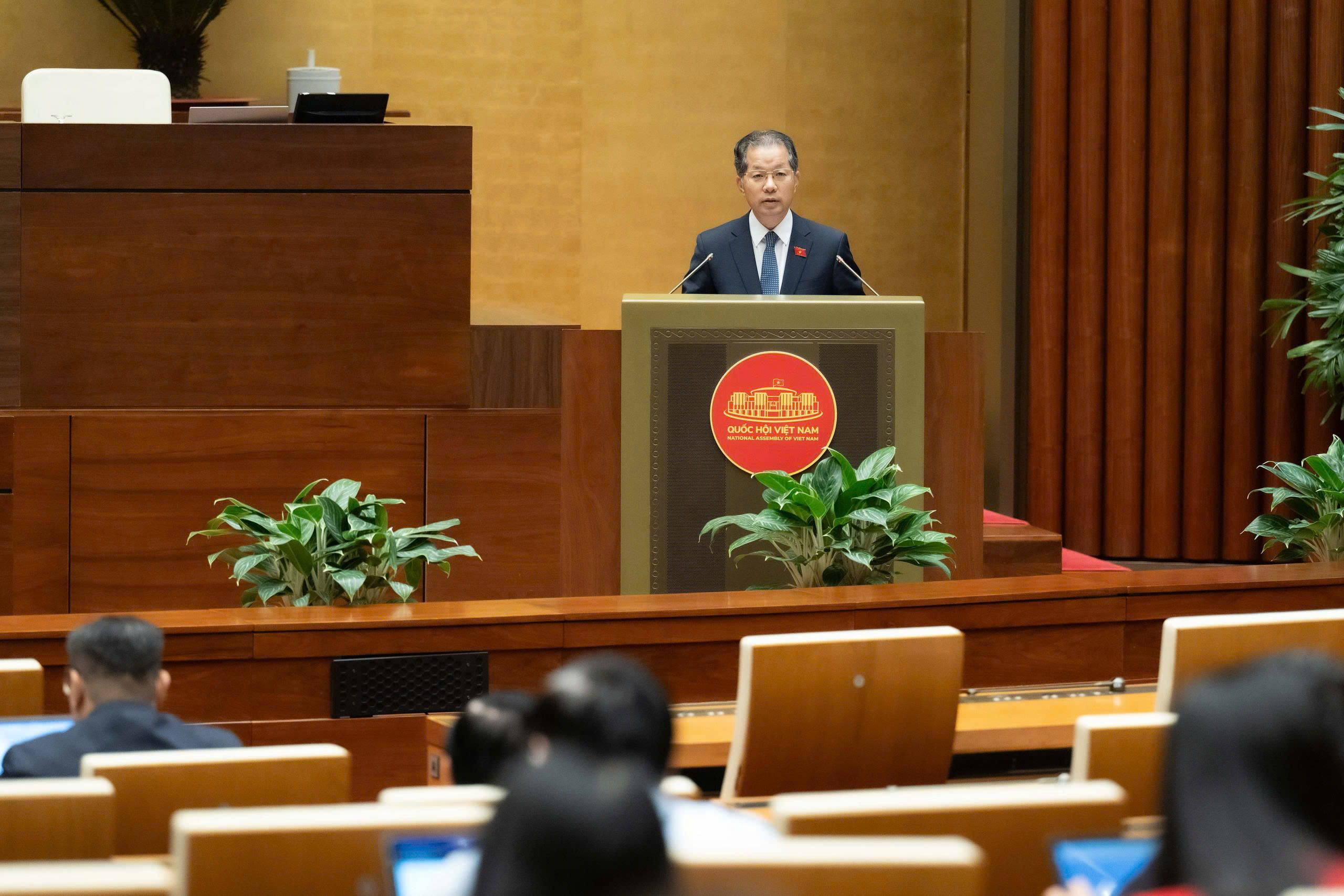 Quốc hội xem xét dự án Luật Tòa án chuyên biệt tại Trung tâm tài chính quốc tế: Xây dựng nền tư pháp chuẩn quốc tế cho mô hình mới