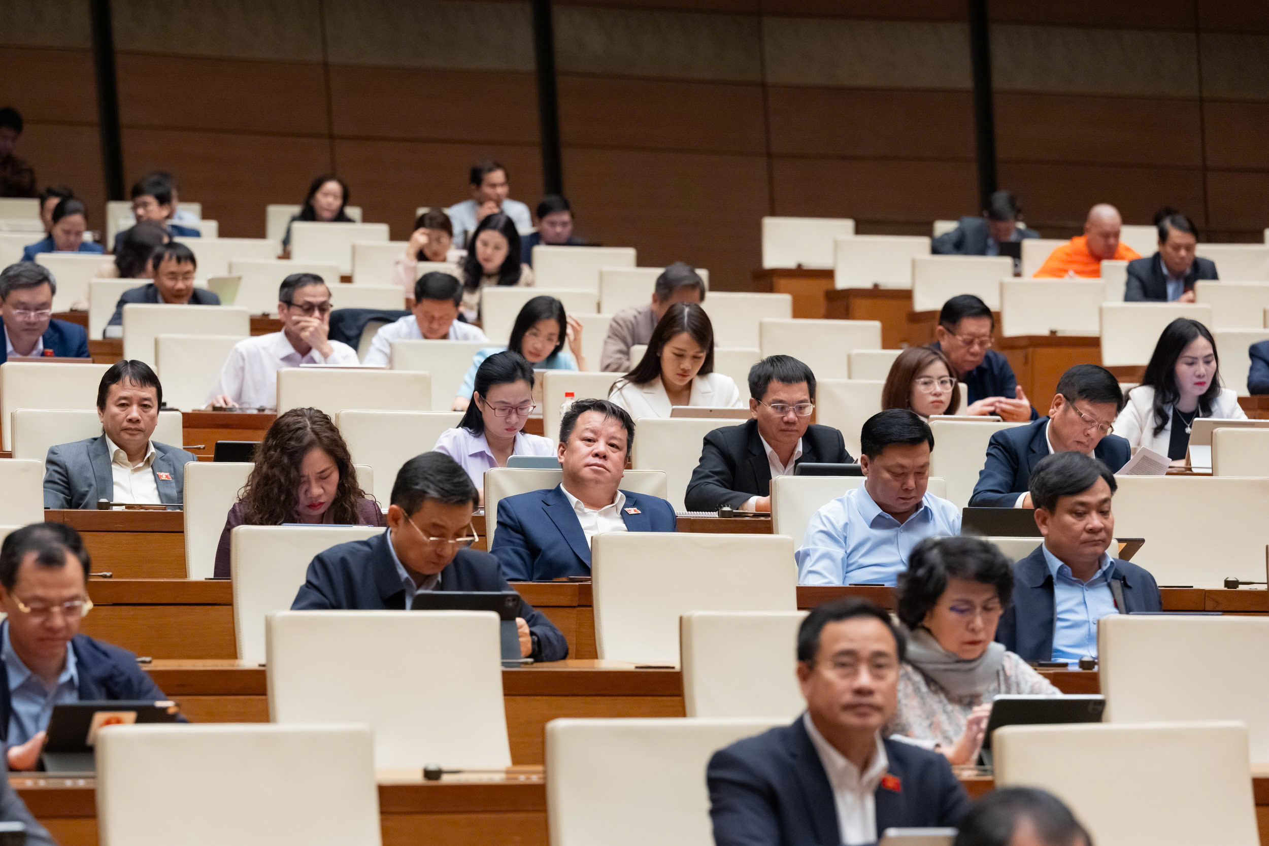 Quốc hội thông qua Luật Thi hành án dân sự (sửa đổi)