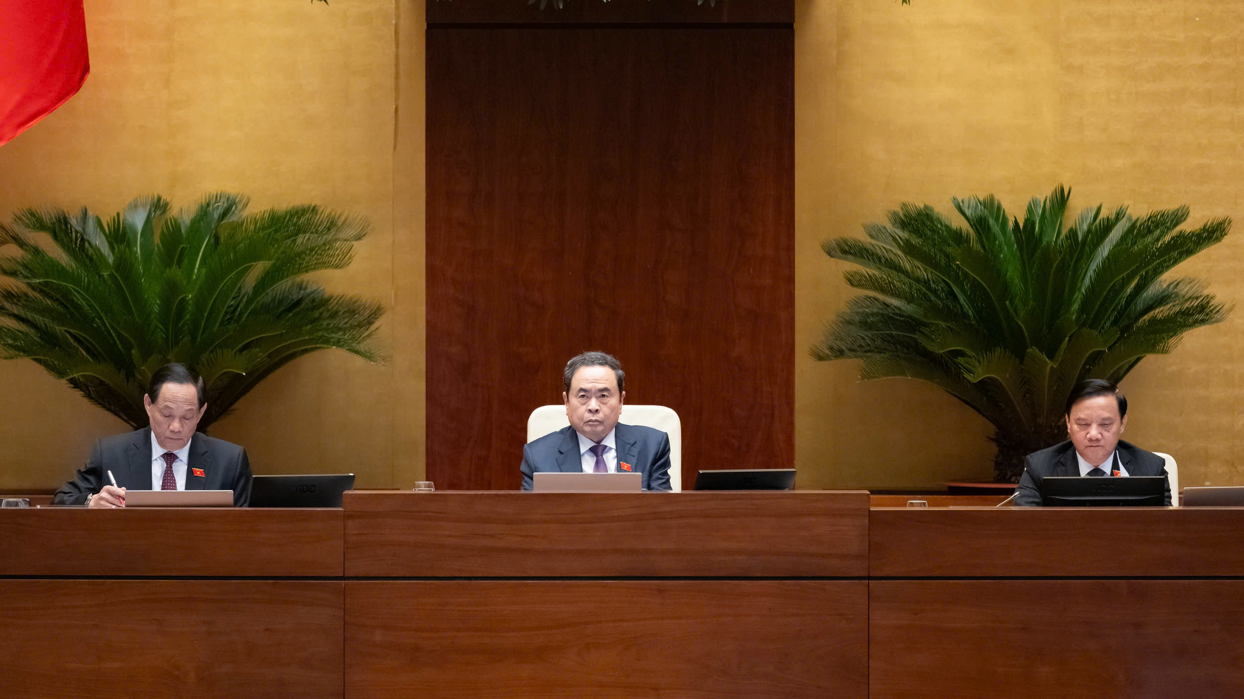 Quốc hội thông qua Luật Thi hành án dân sự (sửa đổi)