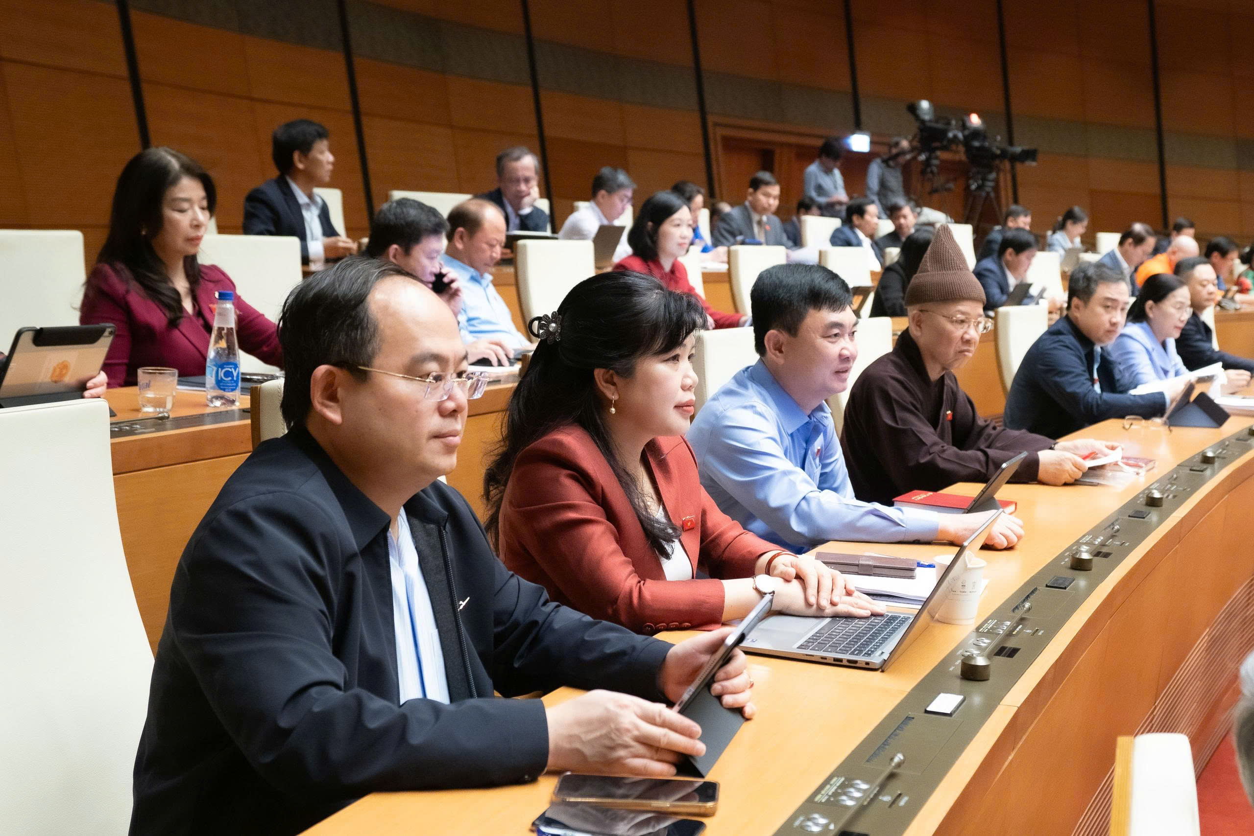 Quốc hội biểu quyết thông qua Luật Giáo dục Đại học (sửa đổi)