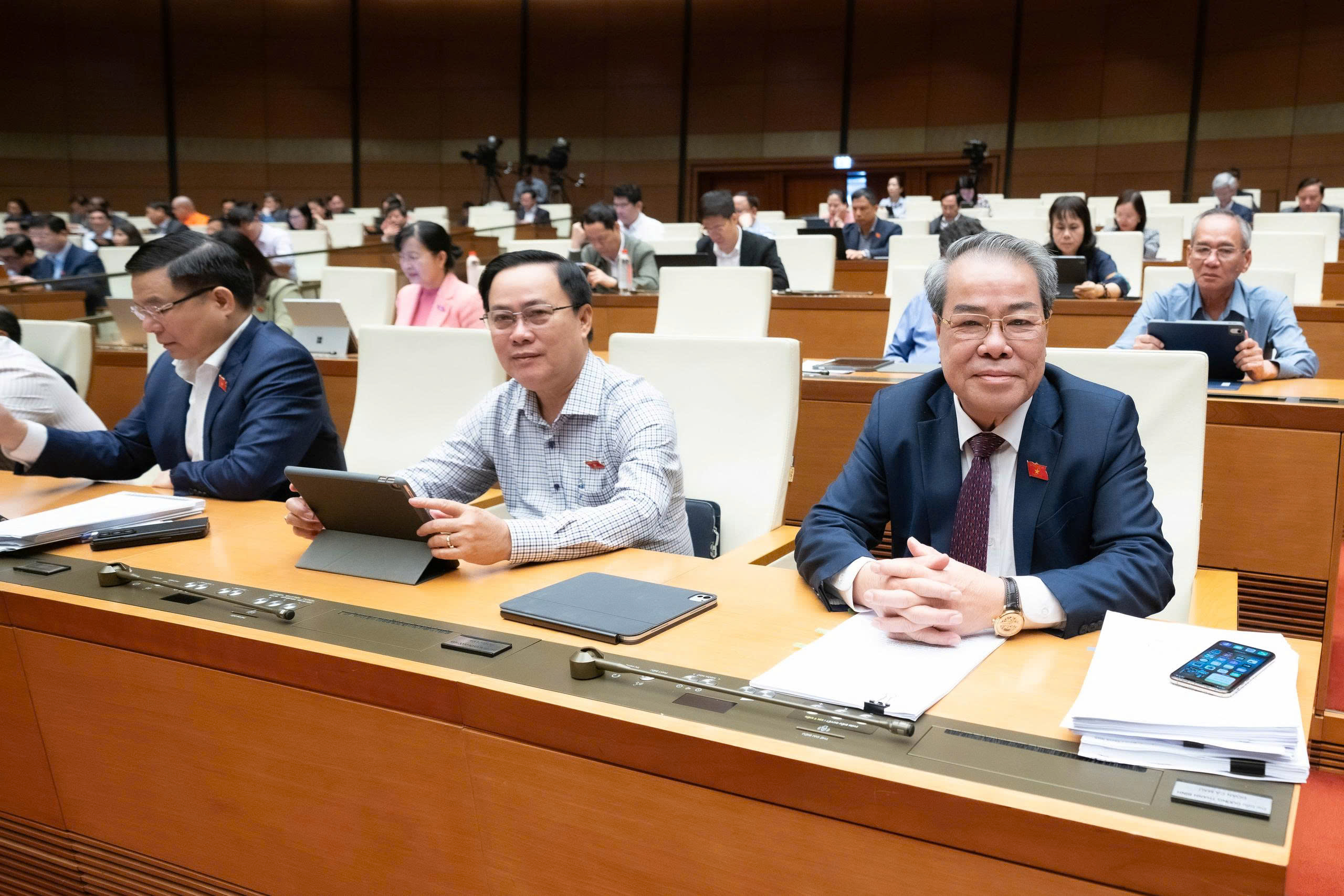 Quốc hội thông qua Nghị quyết về một số cơ chế, chính sách đặc thù, vượt trội để thực hiện đột phá phát triển giáo dục và đào tạo