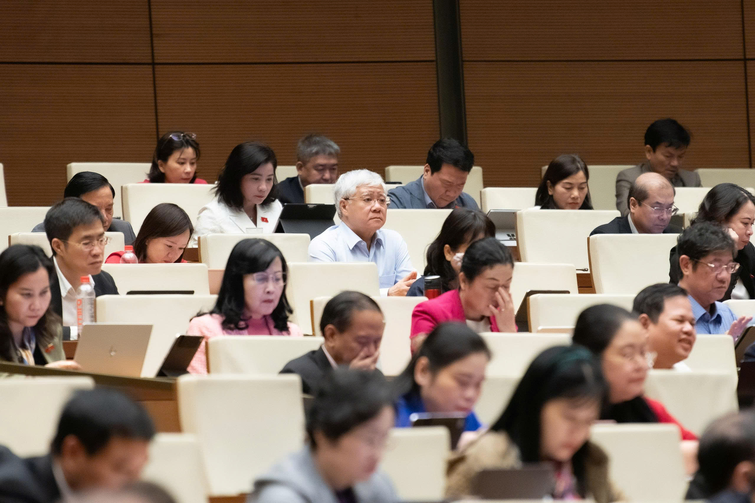 Quốc hội thông qua Luật Thương mại điện tử: Tạo cơ chế quản lý chặt chẽ các hoạt động thương mại điện tử