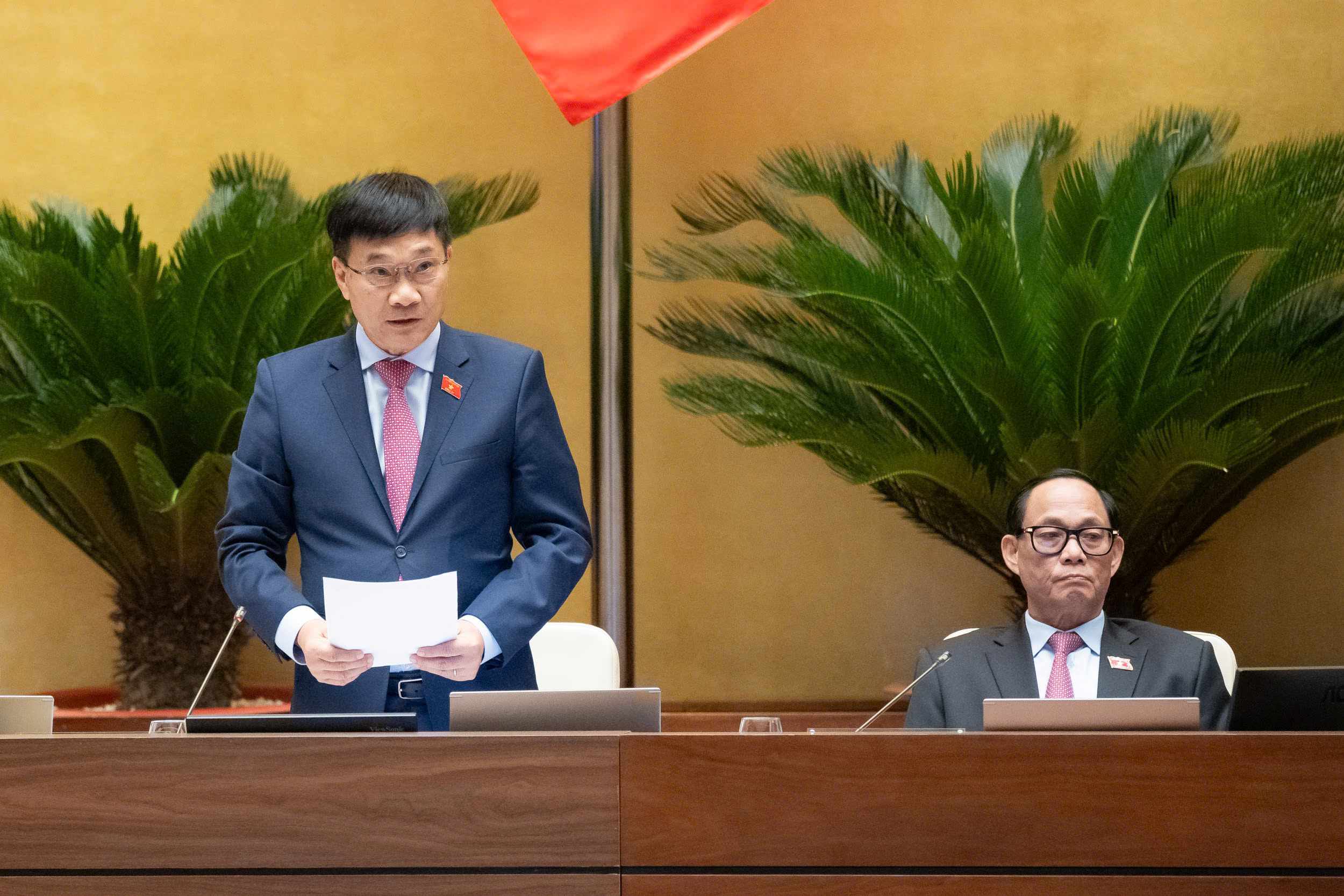 100% Đại biểu Quốc hội có mặt tán thành thông qua Luật sửa đổi, bổ sung một số điều của Luật Thống kê