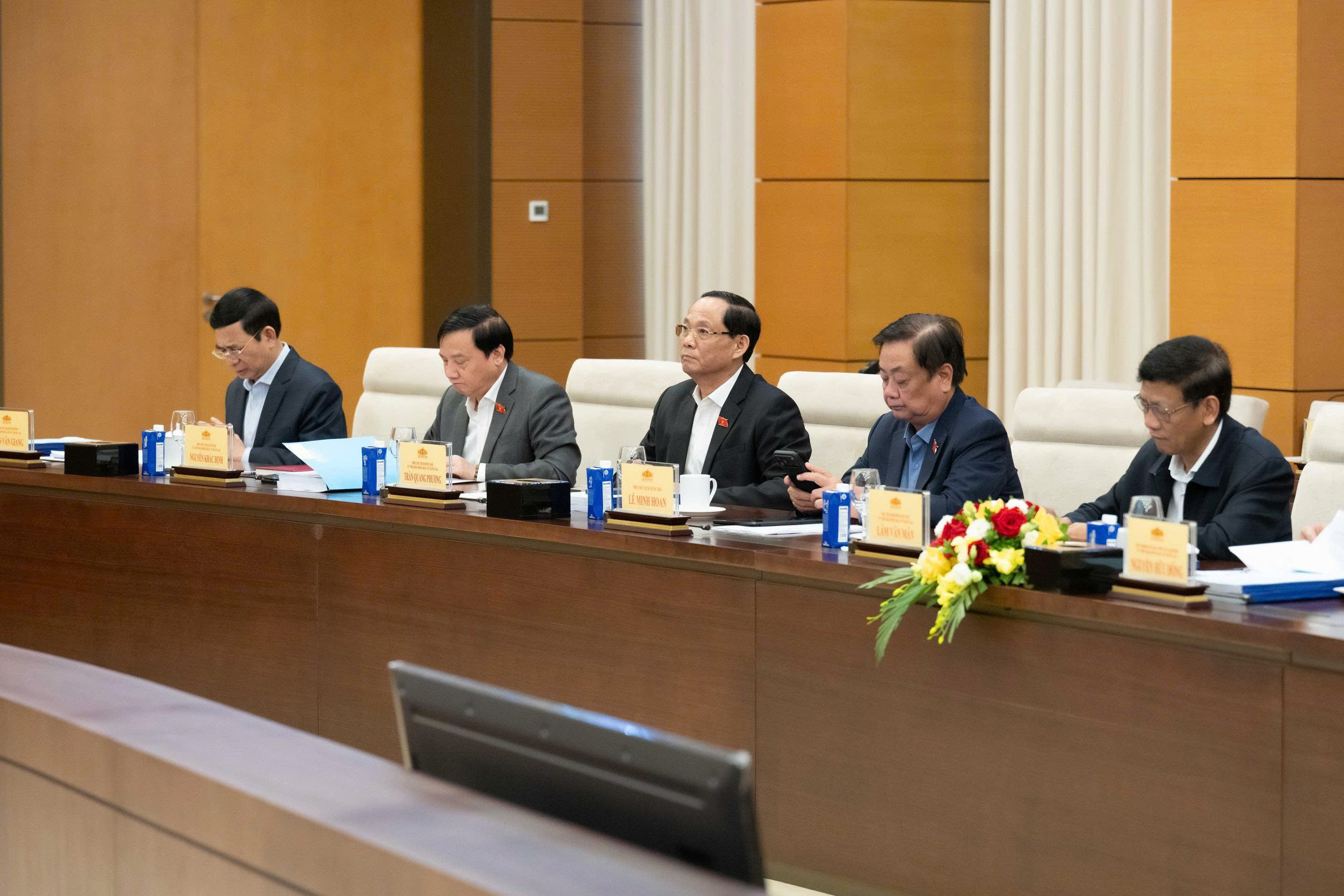 Đại biểu tham dự Hội nghị tại điểm cầu Nhà Quốc hội