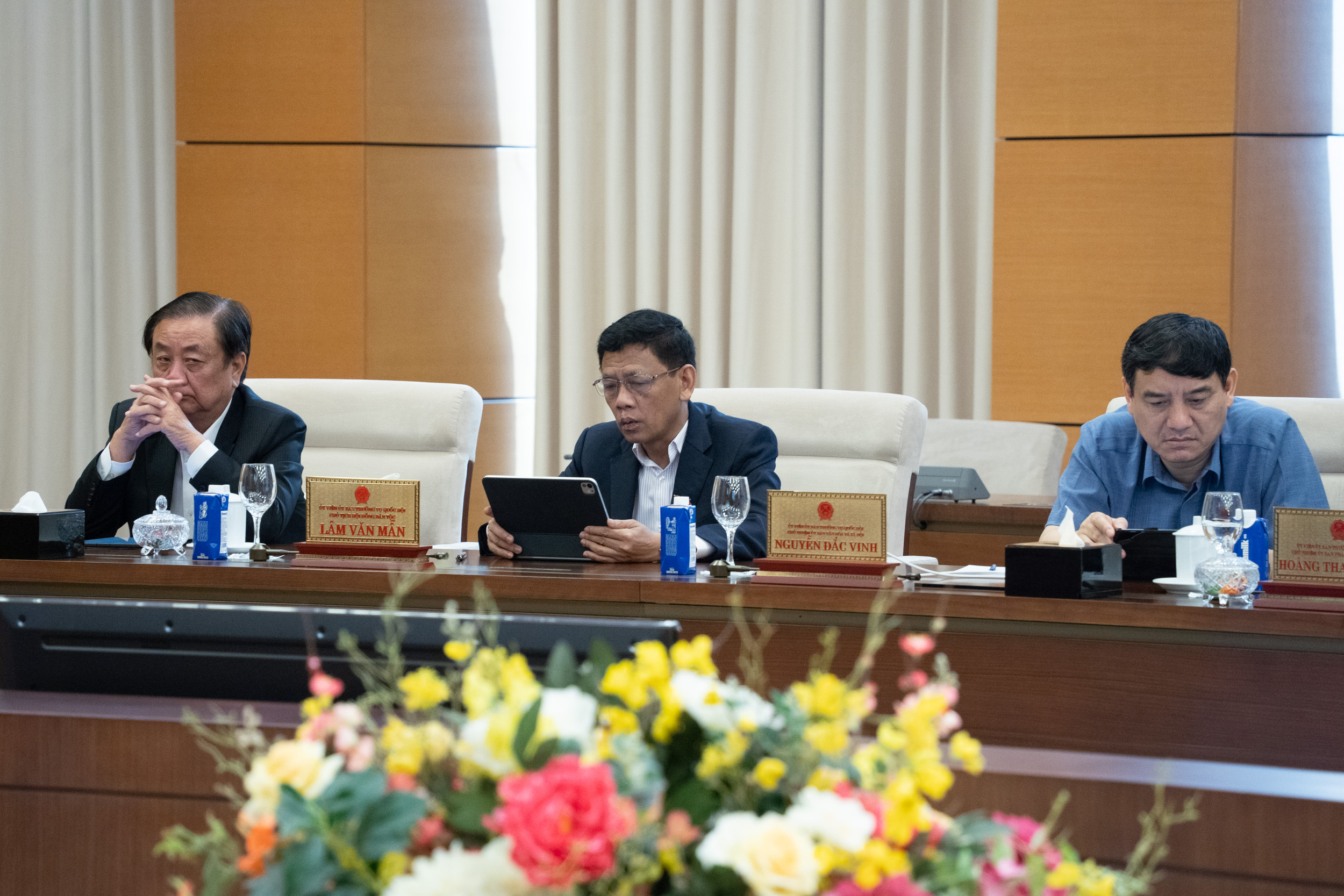 UBTVQH cho ý kiến về dự án Luật sửa đổi, bổ sung một số điều của Luật Công chứng