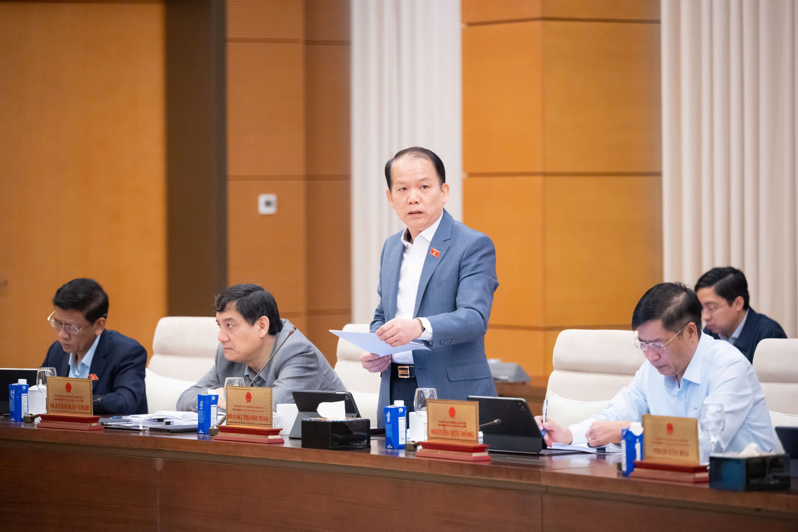 Nâng cao hiệu quả hoạt động của cơ quan đại diện nước Cộng hòa xã hội chủ nghĩa Việt Nam ở nước ngoài trong tình hình mới