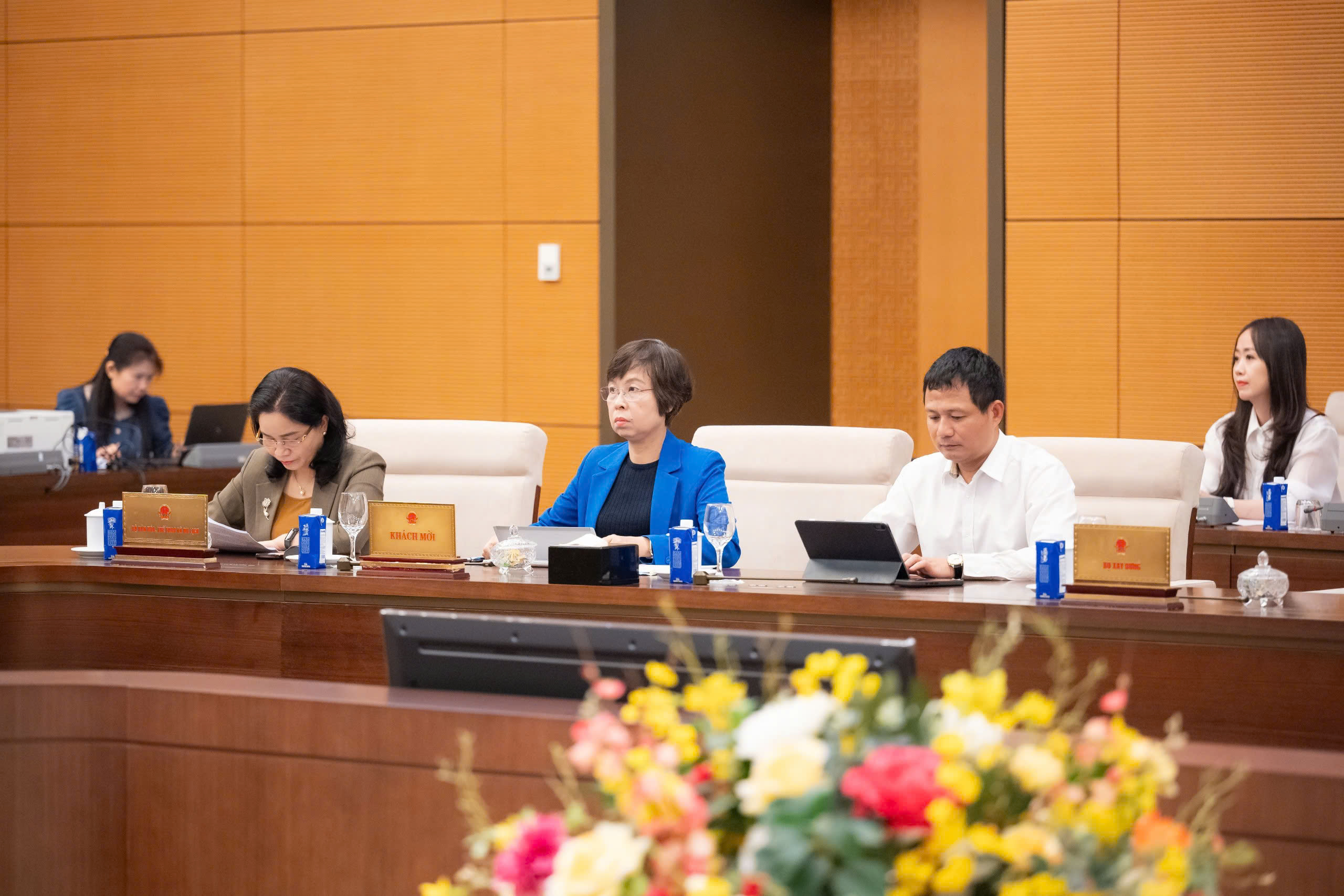 Nâng cao hiệu quả hoạt động của cơ quan đại diện nước Cộng hòa xã hội chủ nghĩa Việt Nam ở nước ngoài trong tình hình mới