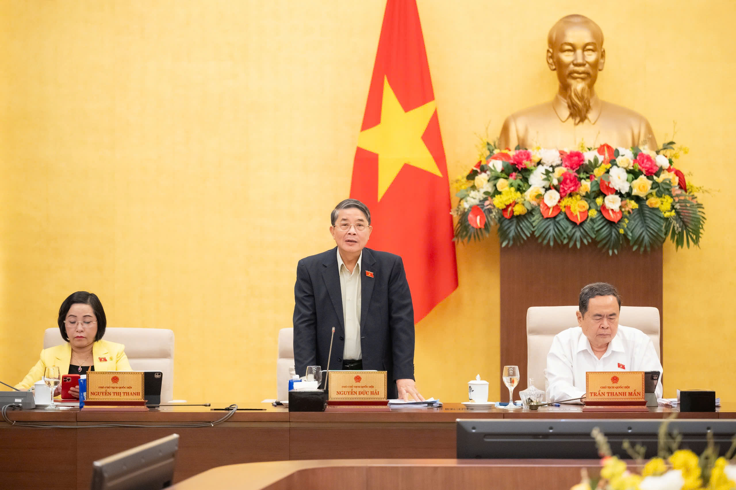 Nâng cao hiệu quả hoạt động của cơ quan đại diện nước Cộng hòa xã hội chủ nghĩa Việt Nam ở nước ngoài trong tình hình mới