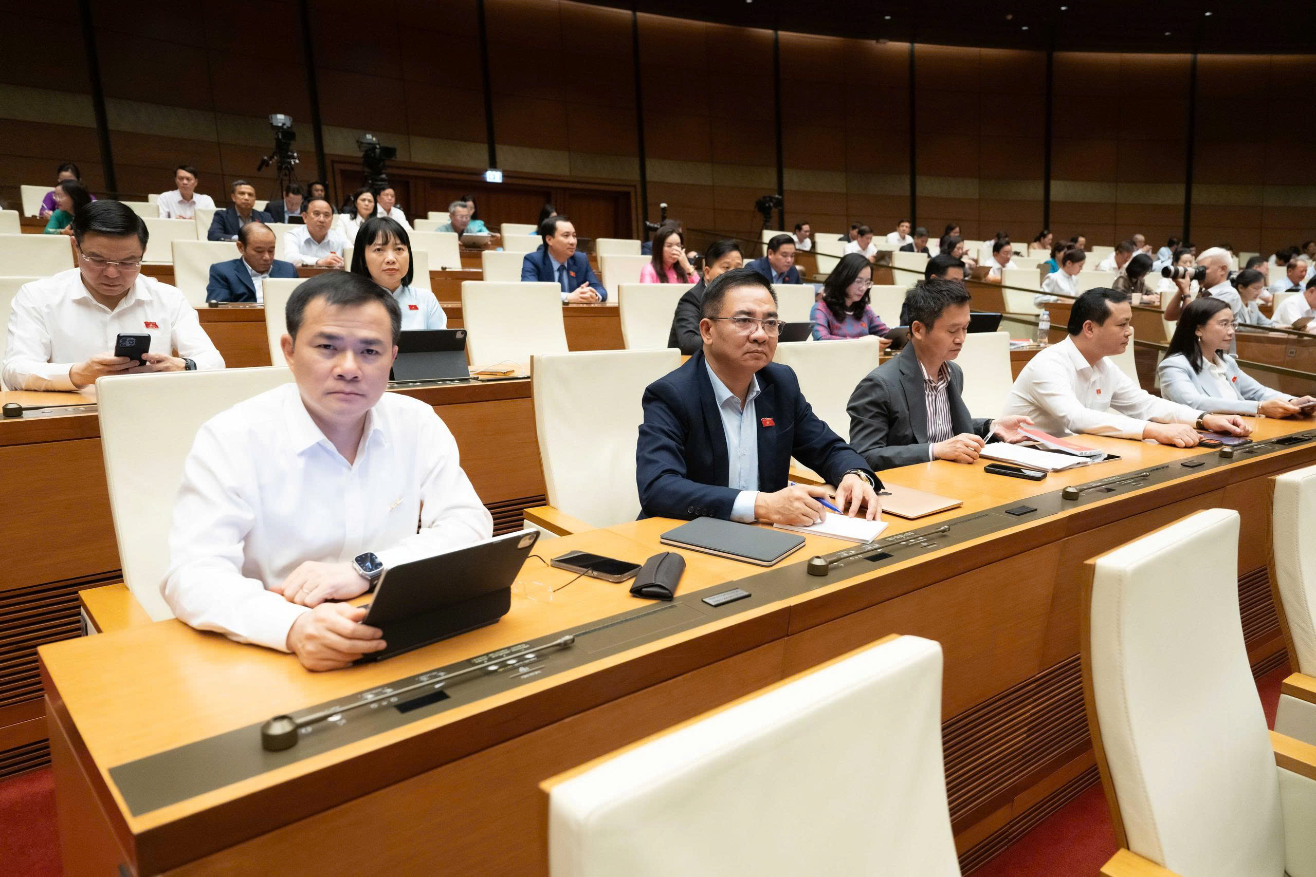 Chiều nay (8/4), Quốc hội nghe Tờ trình, Báo cáo thẩm tra tại Nghị trường và thảo luận tại tổ về một số dự án luật