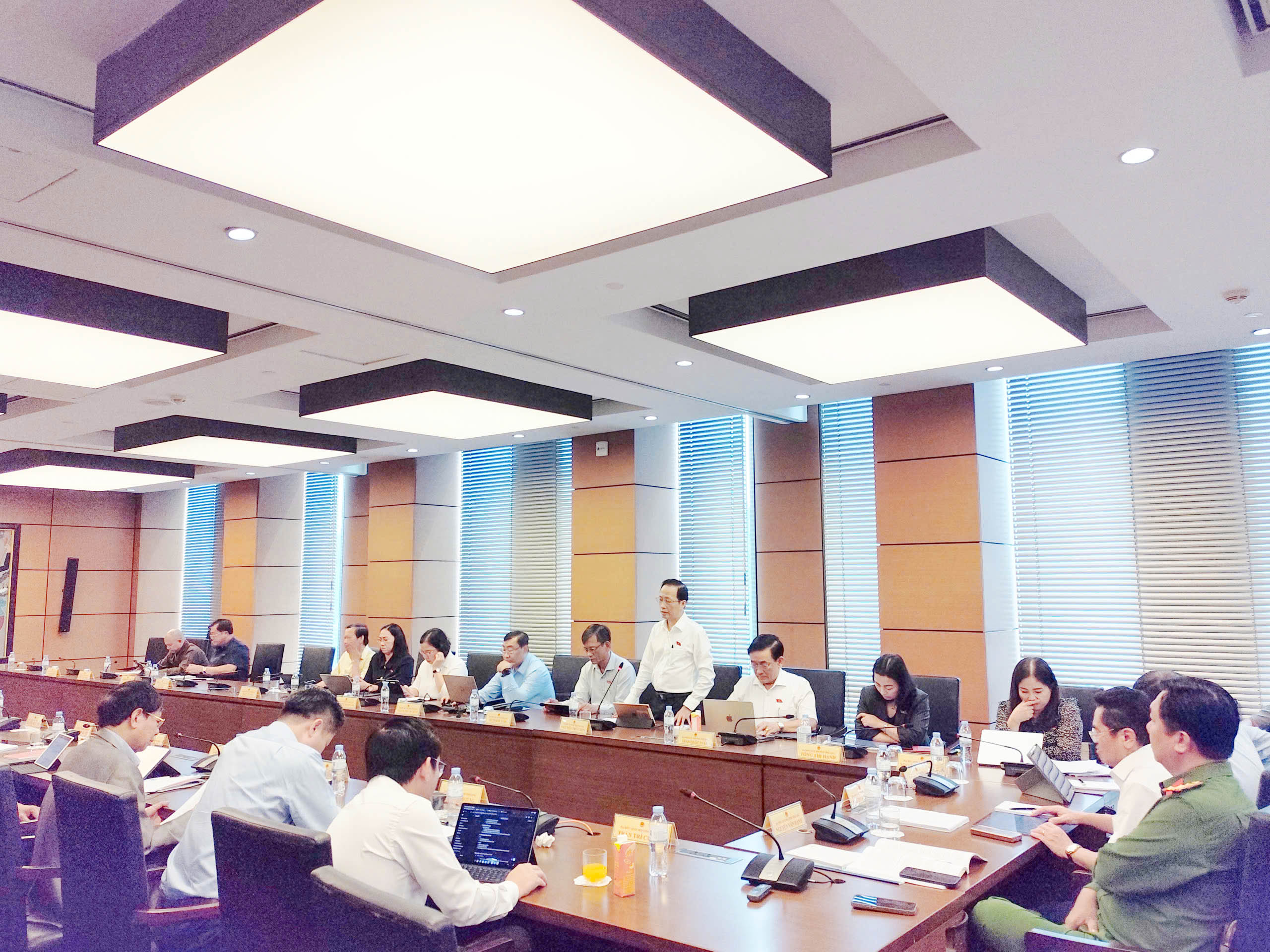 Hoàn thiện cơ sở pháp lý cho cơ quan đại diện Việt Nam ở nước ngoài trong giai đoạn hội nhập mới