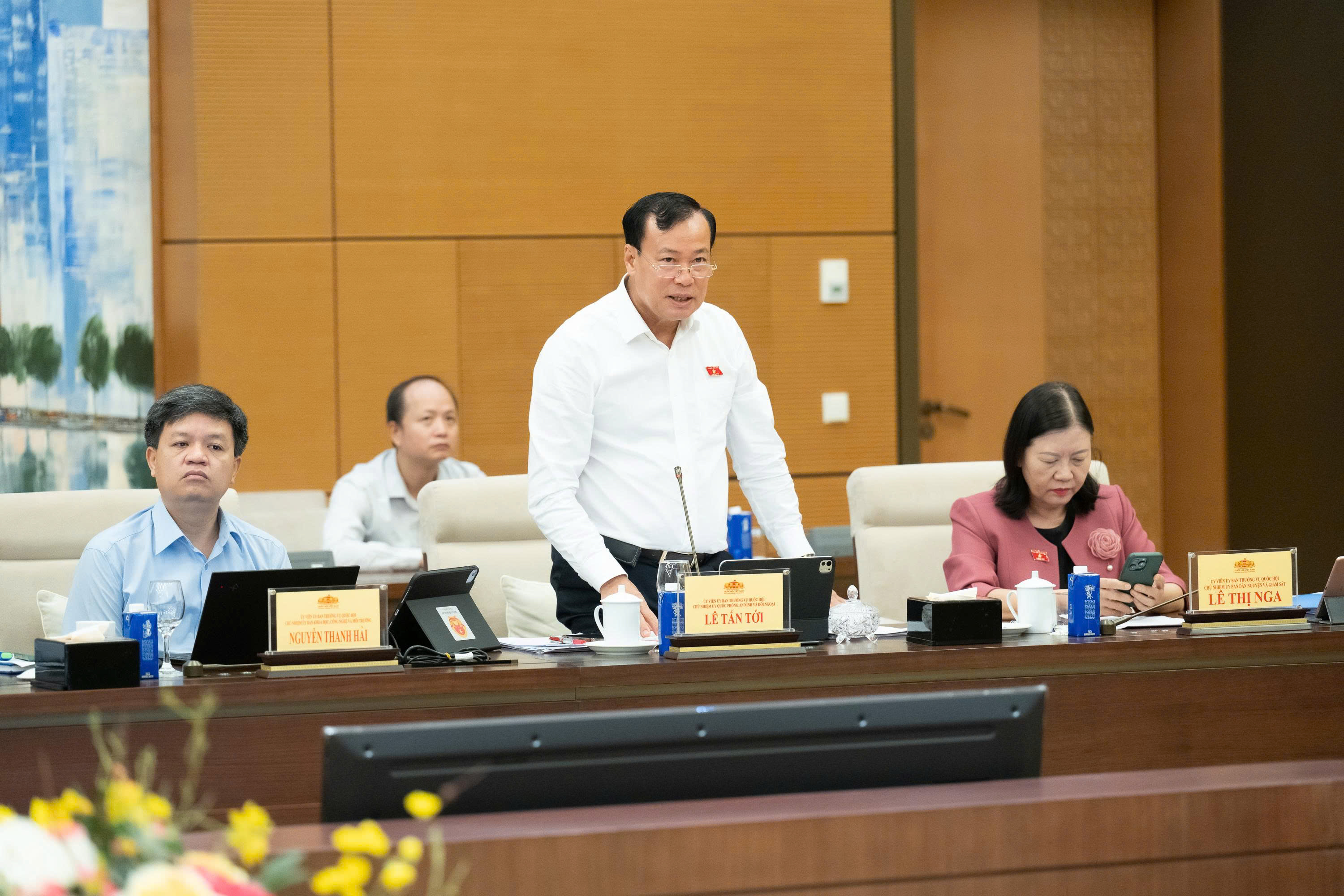 Ủy ban Thường vụ Quốc hội cho ý kiến về dự thảo Nghị quyết của Quốc hội về thực hiện thí điểm chế định luật sư công