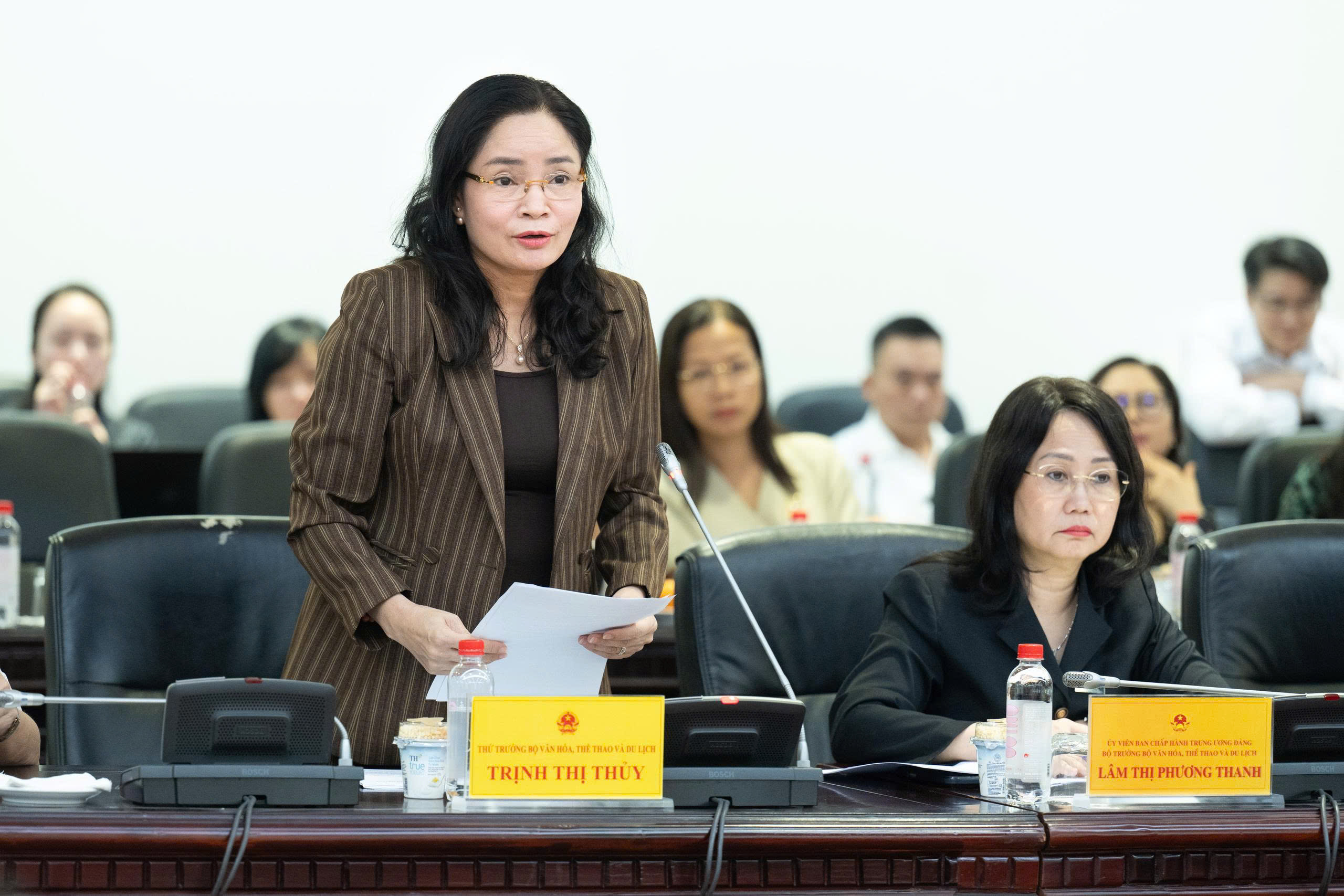 thứ trưởng Bộ Văn hóa