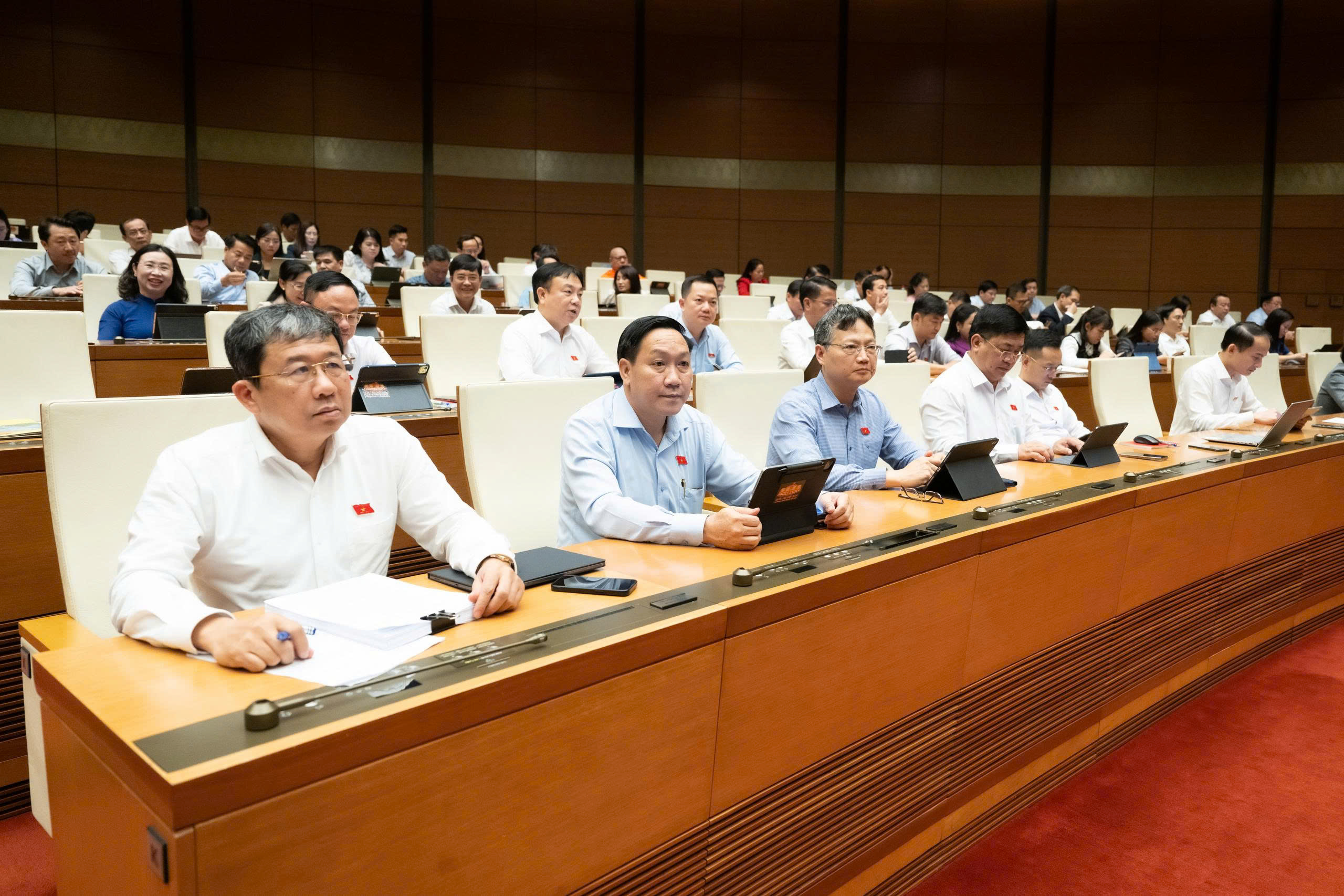 Chính phủ trình Quốc hội dự án Luật sửa đổi 4 luật về Thuế nhằm gỡ khó cho doanh nghiệp và người dân