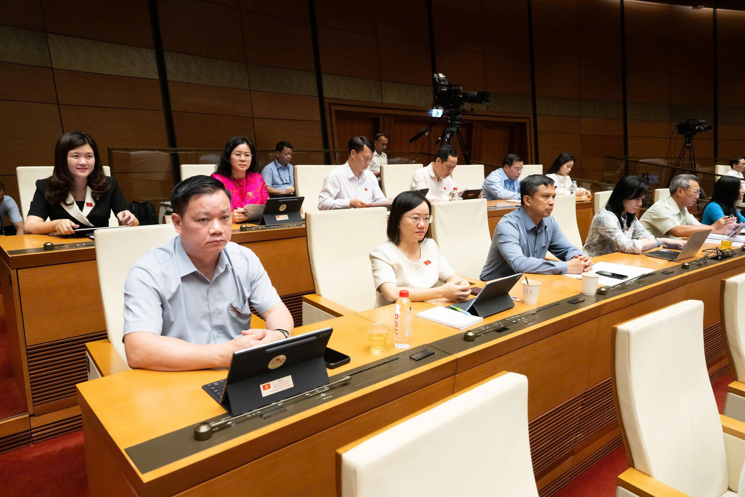 Sáng nay (22/4) Quốc hội thảo luận ở hội trường về 02 dự thảo Nghị quyết