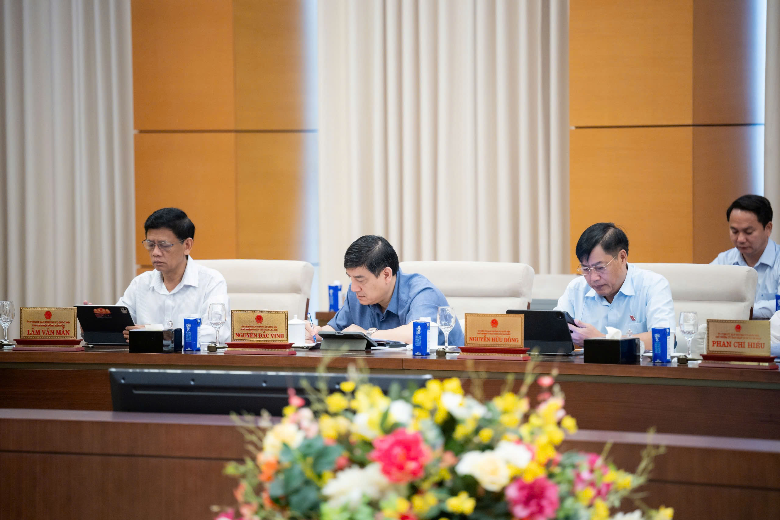 Ủy ban Thường vụ Quốc hội biểu quyết thông qua các nội dung dự thảo Pháp lệnh sửa đổi, bổ sung một số điều của Pháp lệnh số 03