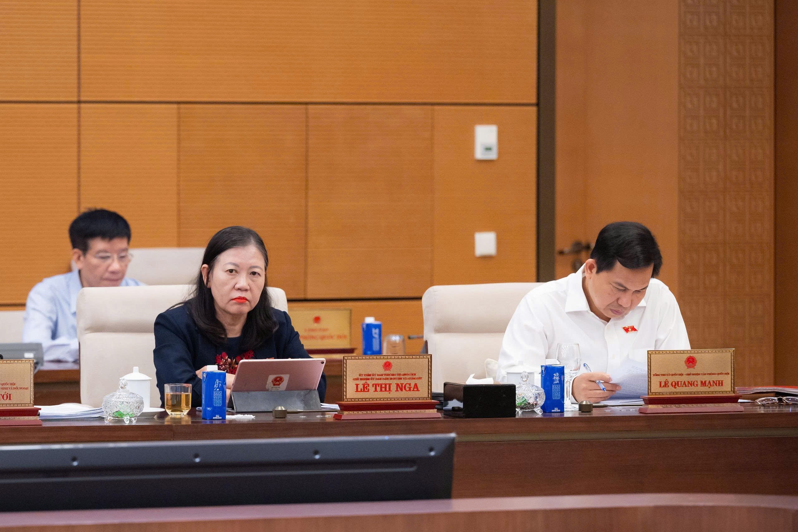 Ủy ban Thường vụ Quốc hội cho ý kiến về dự án Luật sửa đổi, bổ sung một số điều của Luật Xuất bản