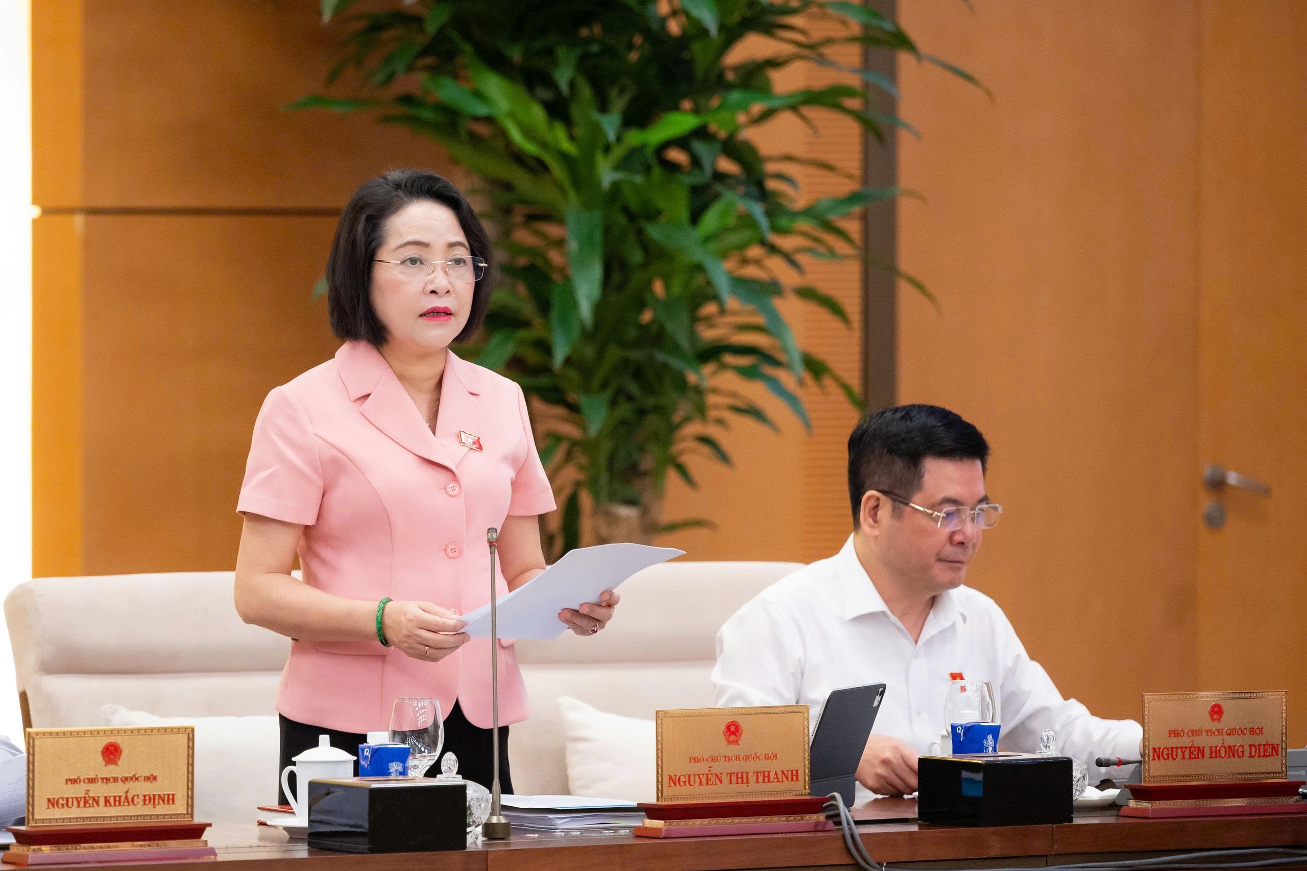 Ủy ban Thường vụ Quốc hội cho ý kiến về dự án Luật sửa đổi, bổ sung một số điều của Luật Xuất bản
