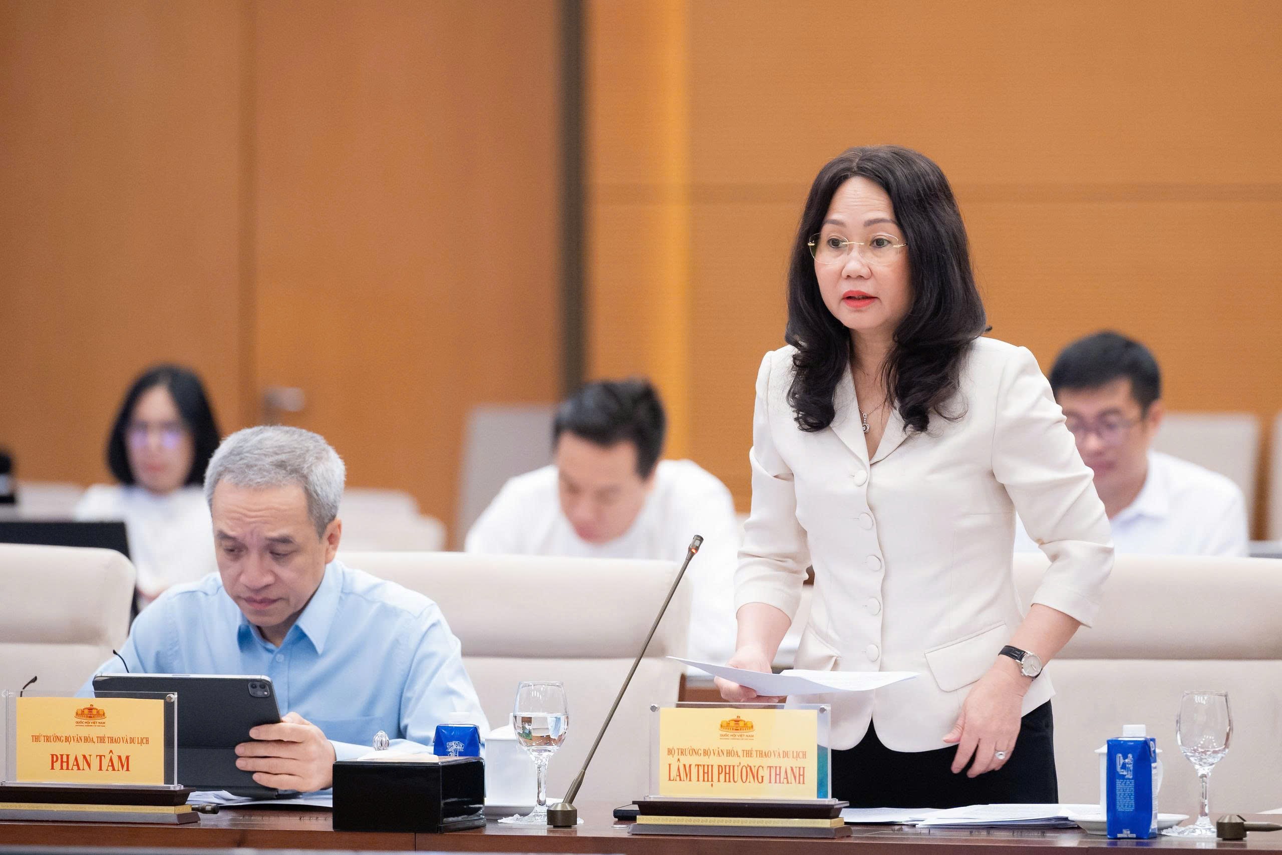 Ủy ban Thường vụ Quốc hội cho ý kiến về dự án Luật sửa đổi, bổ sung một số điều của Luật Xuất bản