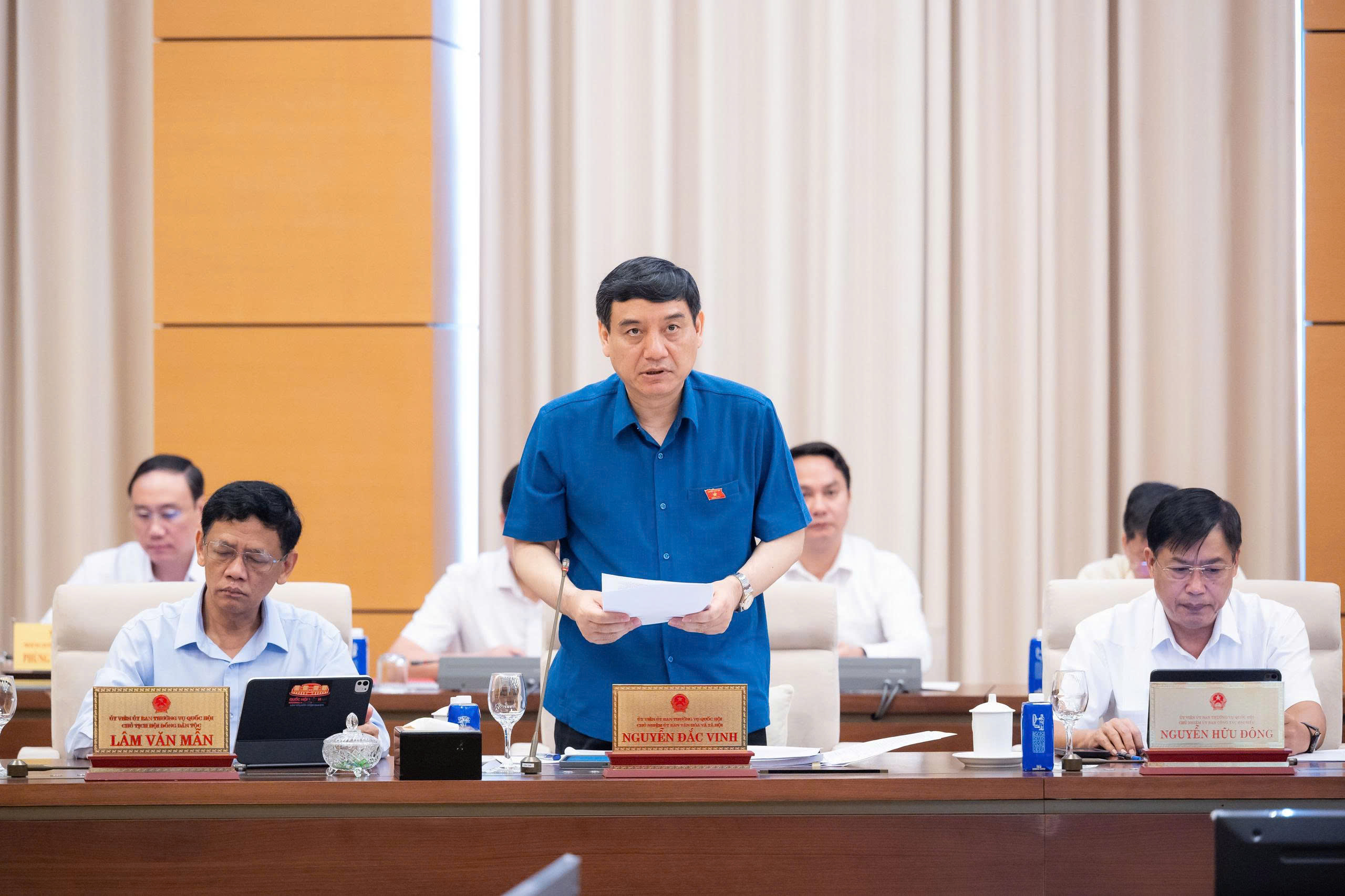UBTVQH cho ý kiến về dự án Luật sửa đổi, bổ sung một số điều của Luật Người lao động Việt Nam đi làm việc ở nước ngoài theo hợp đồng