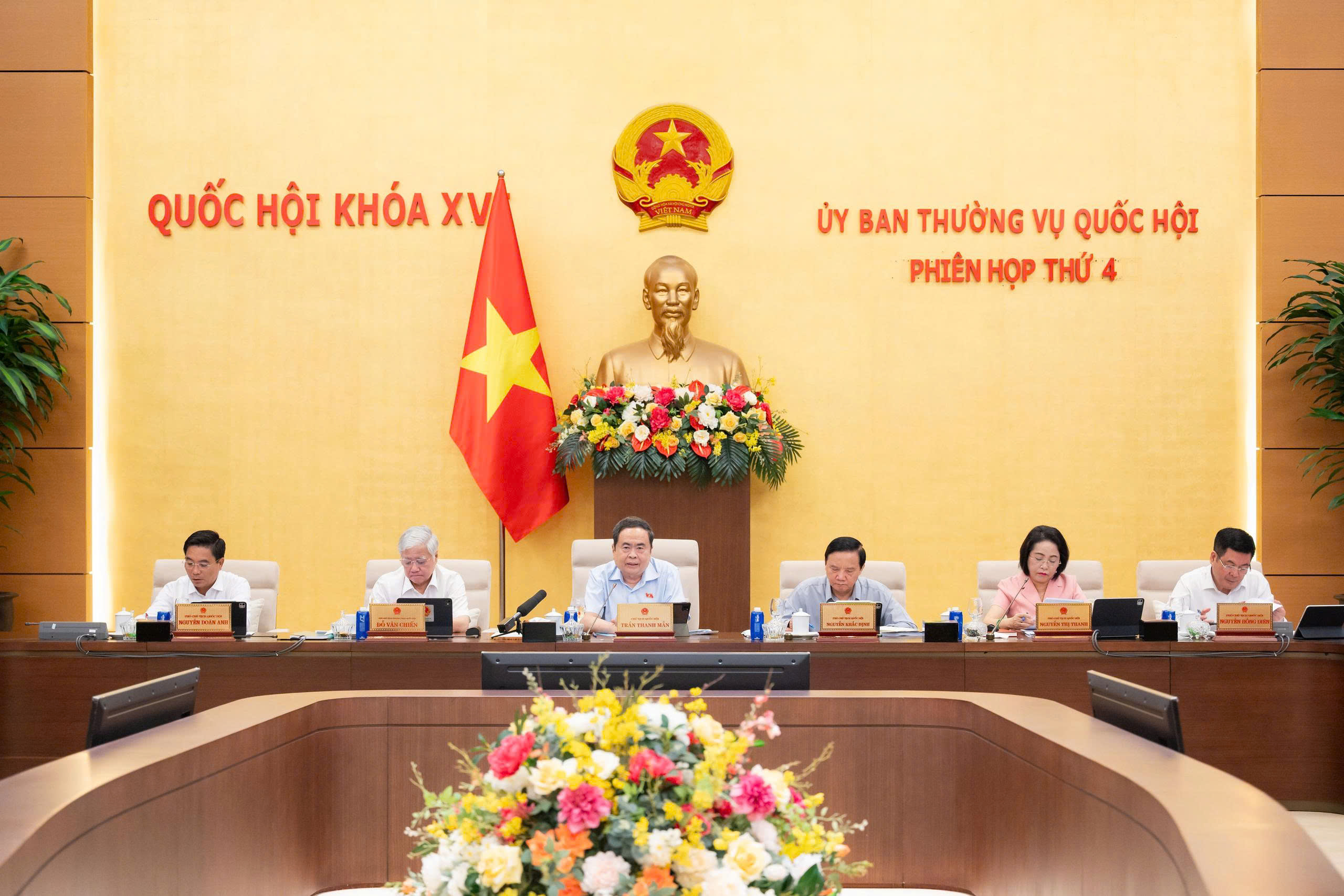Ủy ban Thường vụ Quốc hội cho ý kiến về dự án Luật sửa đổi, bổ sung một số điều của Luật Xuất bản