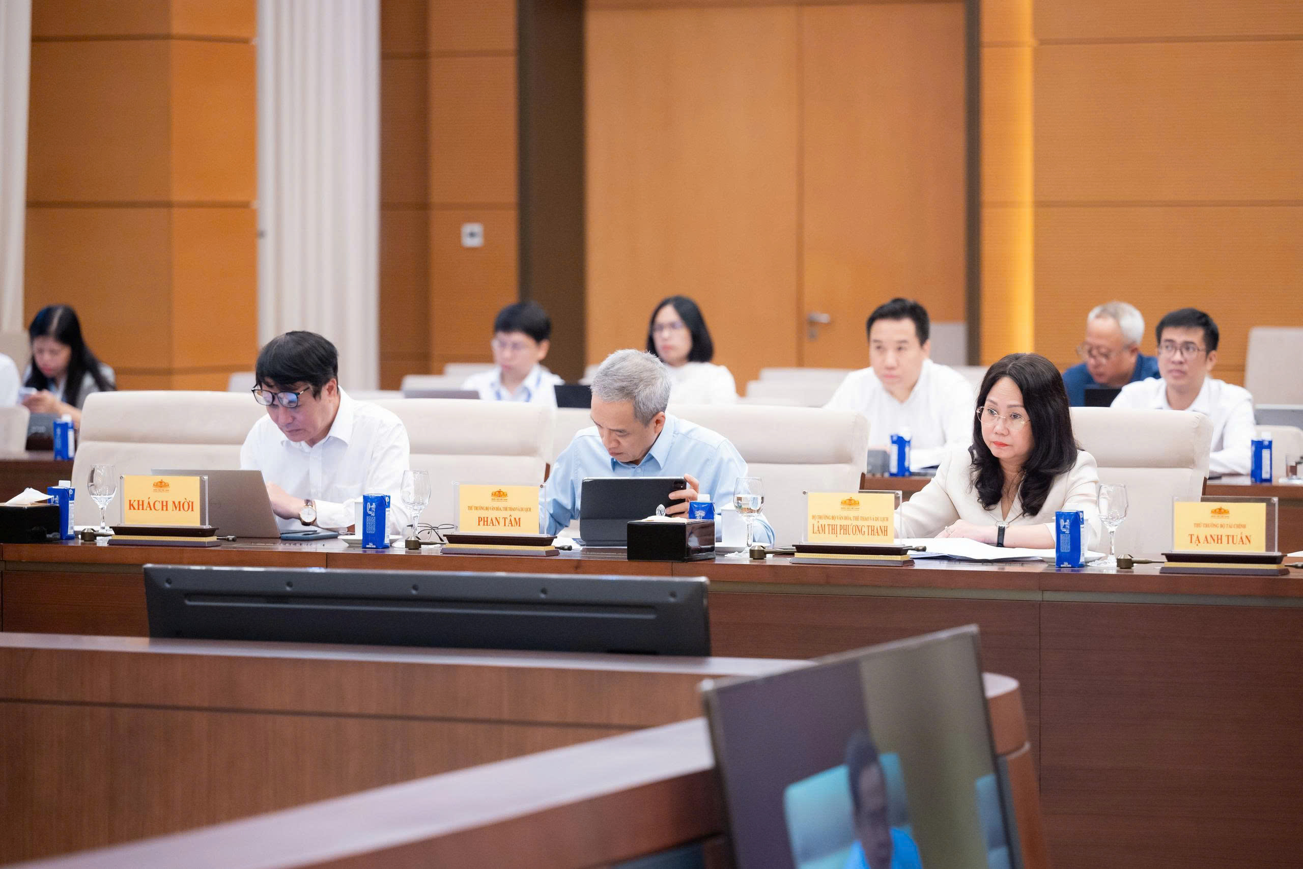 Ủy ban Thường vụ Quốc hội cho ý kiến về dự án Luật sửa đổi, bổ sung một số điều của Luật Xuất bản