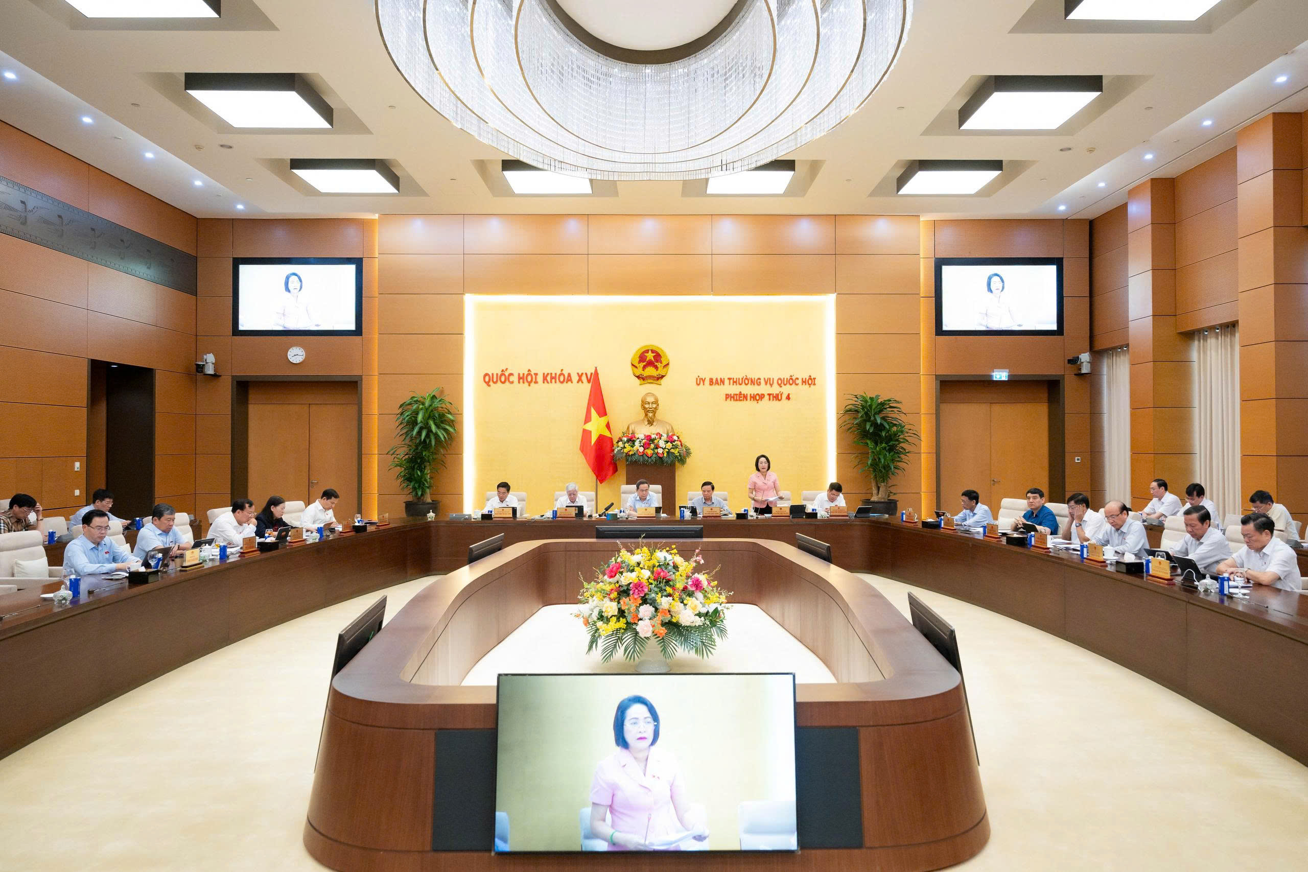 Ủy ban Thường vụ Quốc hội cho ý kiến về dự án Luật sửa đổi, bổ sung một số điều của Luật Xuất bản