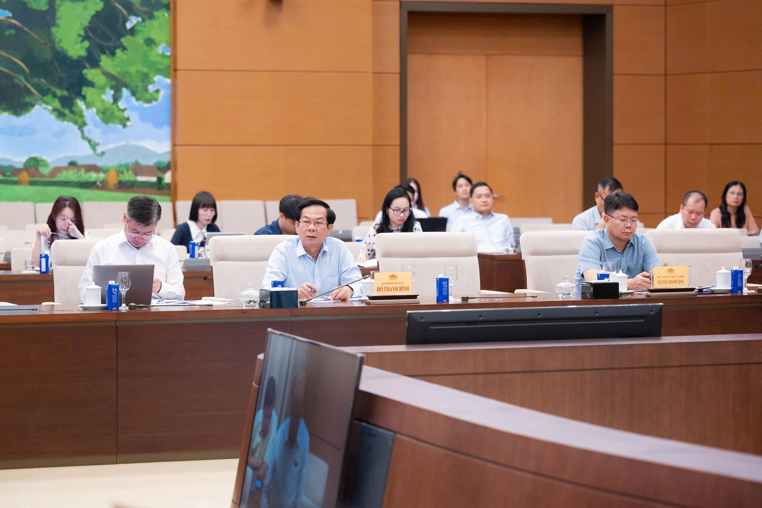 UBTVQH cho ý kiến về dự án Luật sửa đổi, bổ sung một số điều của Luật Người lao động Việt Nam đi làm việc ở nước ngoài theo hợp đồng